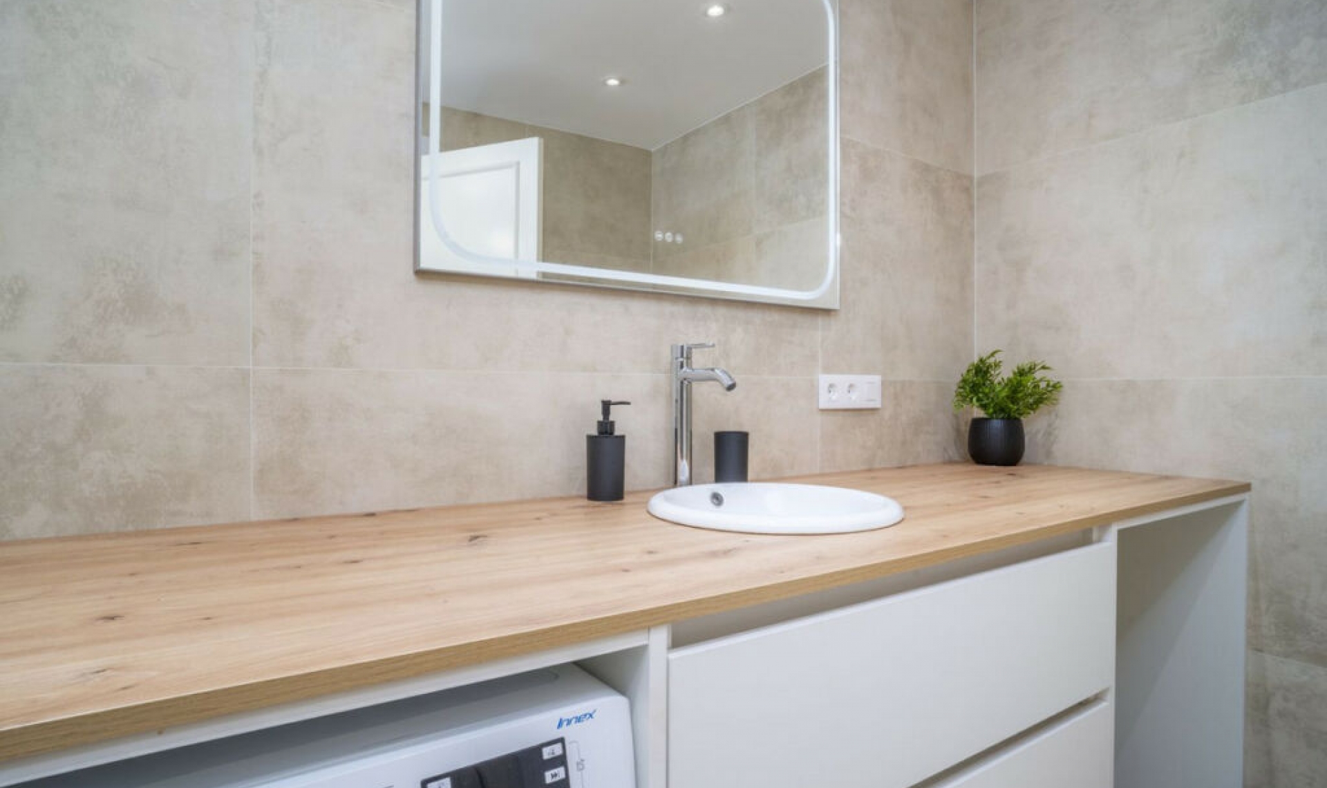 Resale - Apartment -
Marbella