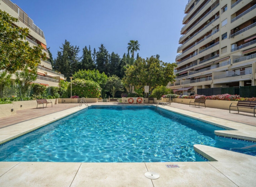 Resale - Apartment -
Marbella