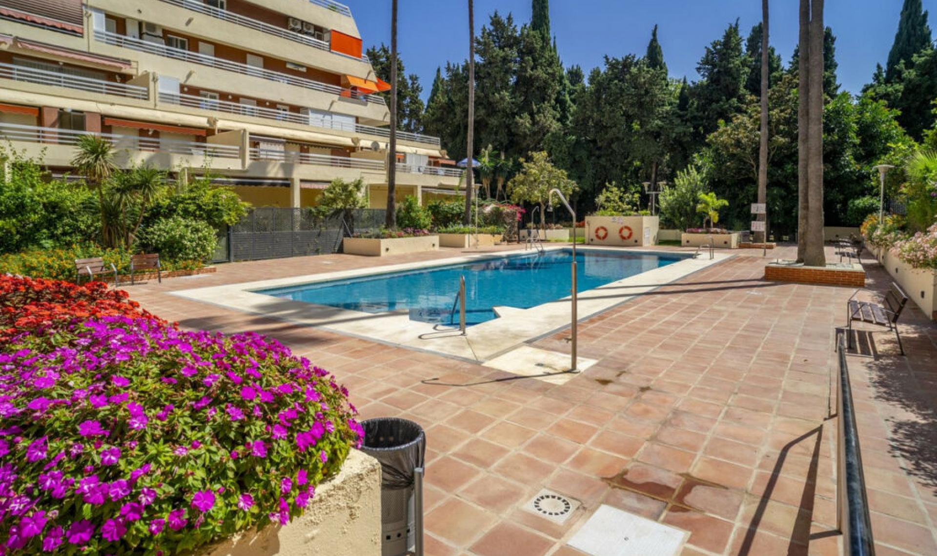 Resale - Apartment -
Marbella