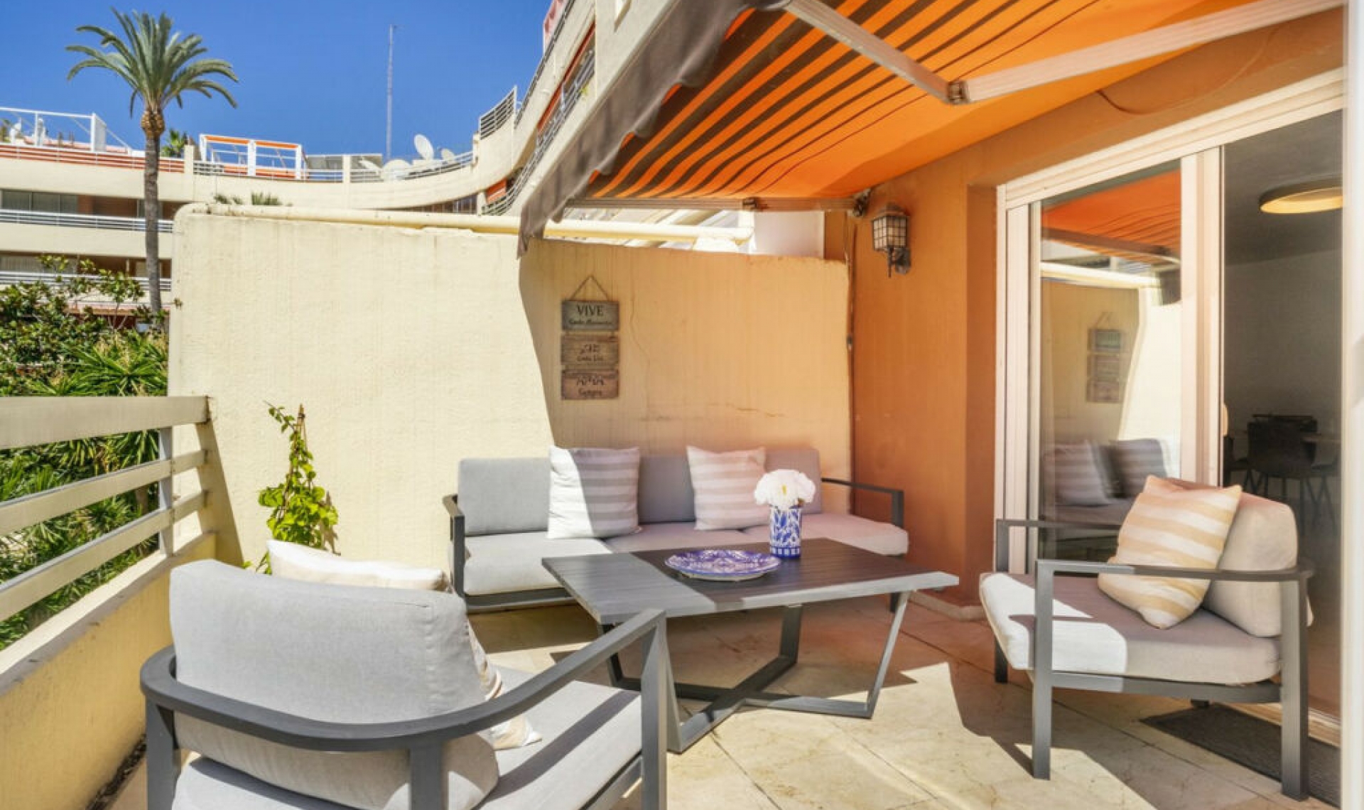 Resale - Apartment -
Marbella