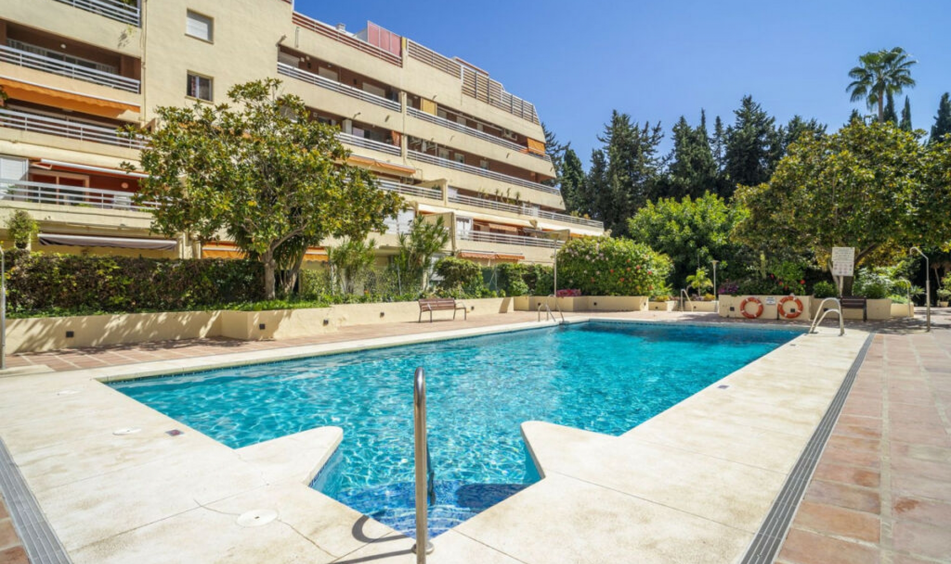 Resale - Apartment -
Marbella