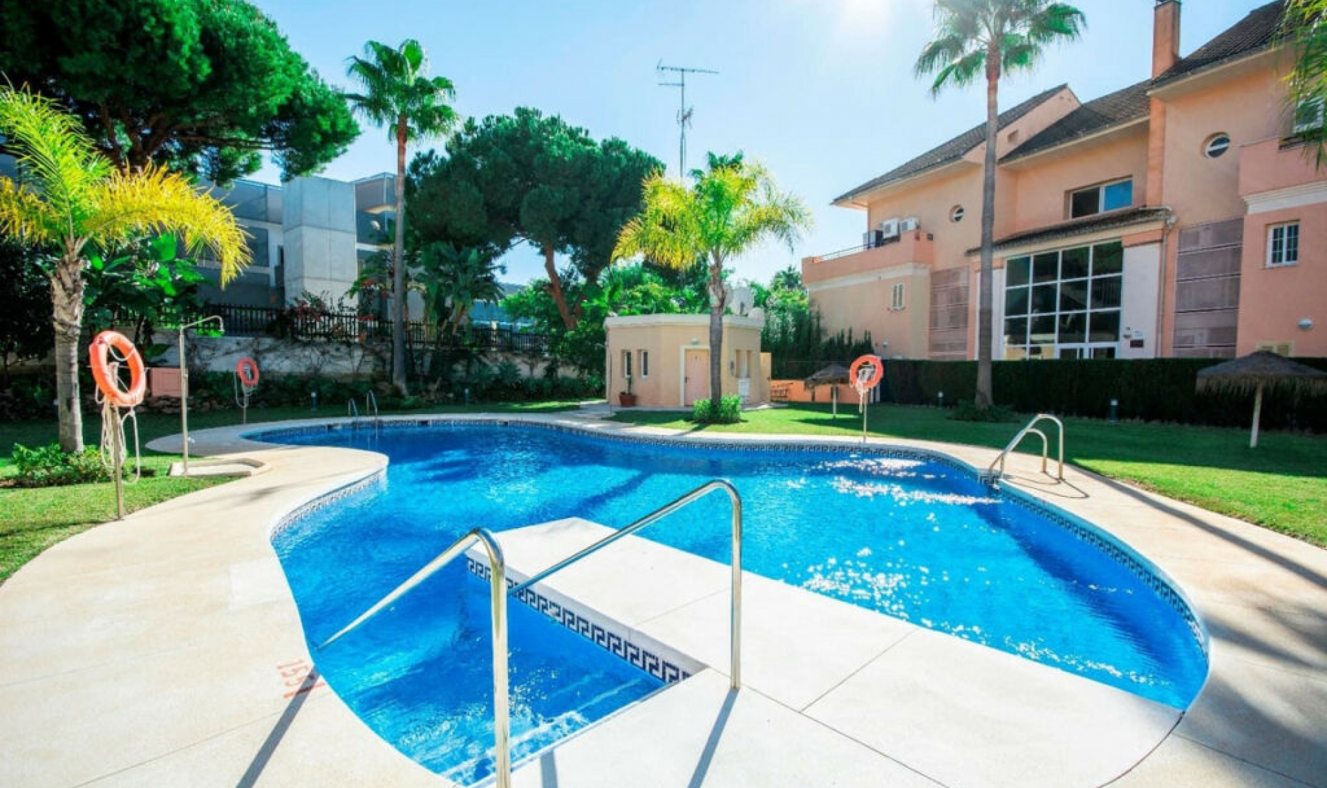 Resale - Apartment -
Marbella
