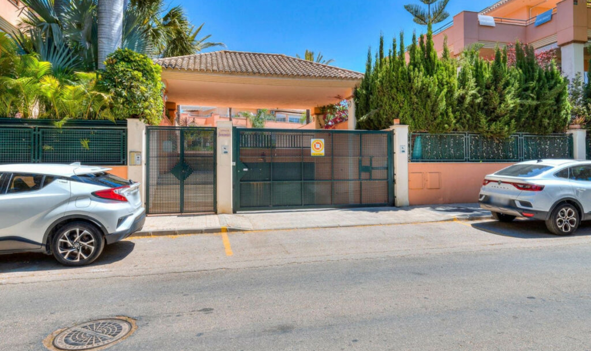Resale - Apartment -
Marbella