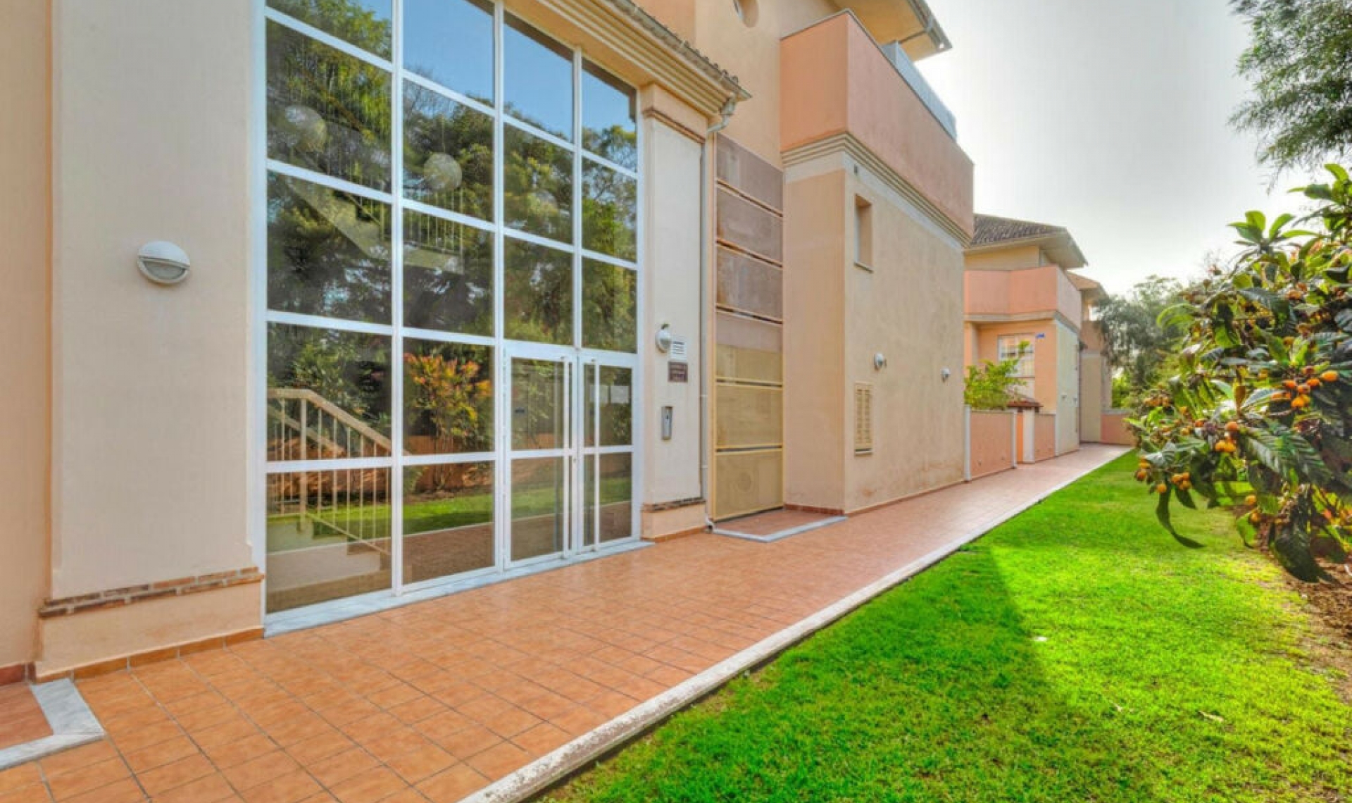 Resale - Apartment -
Marbella