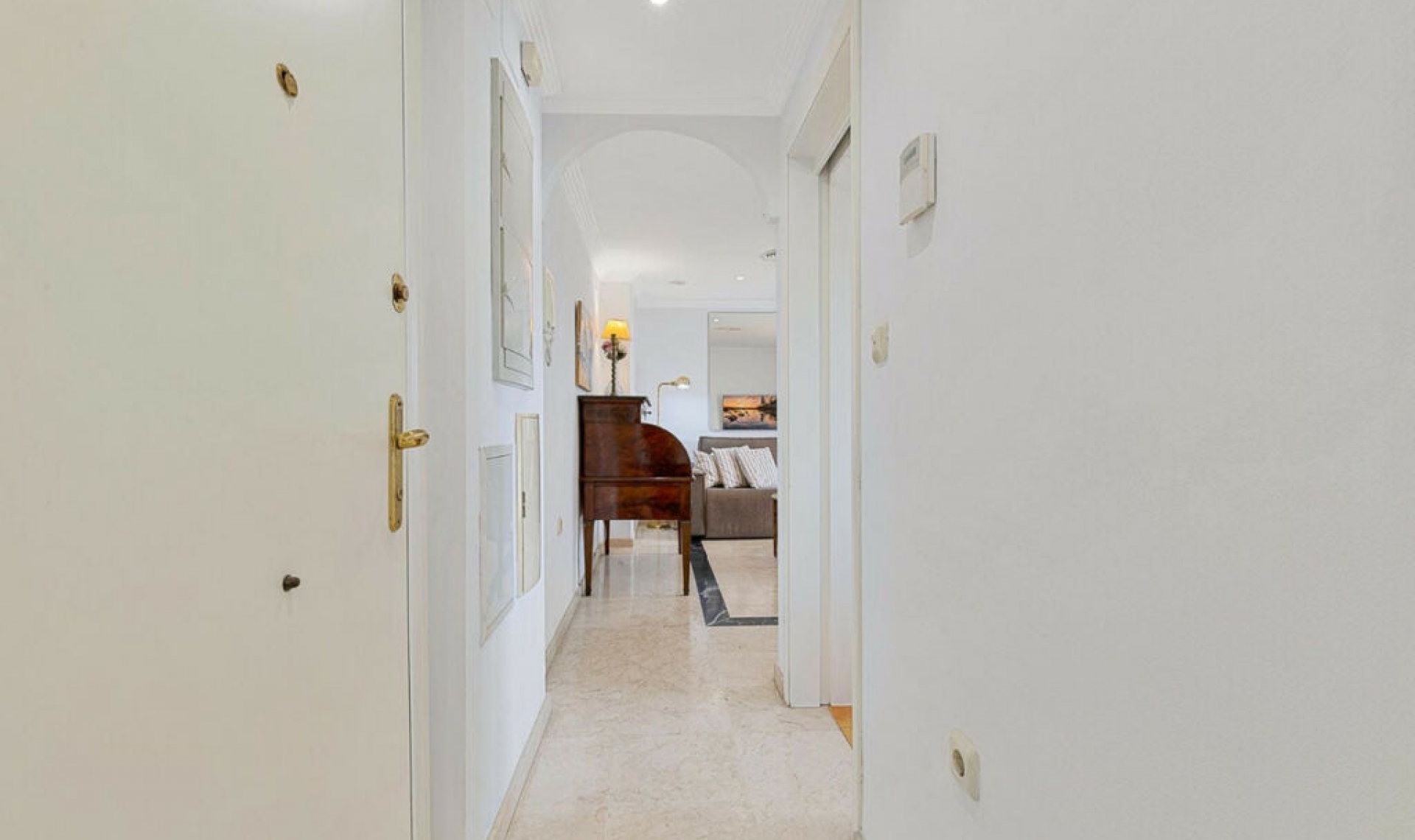 Resale - Apartment -
Marbella