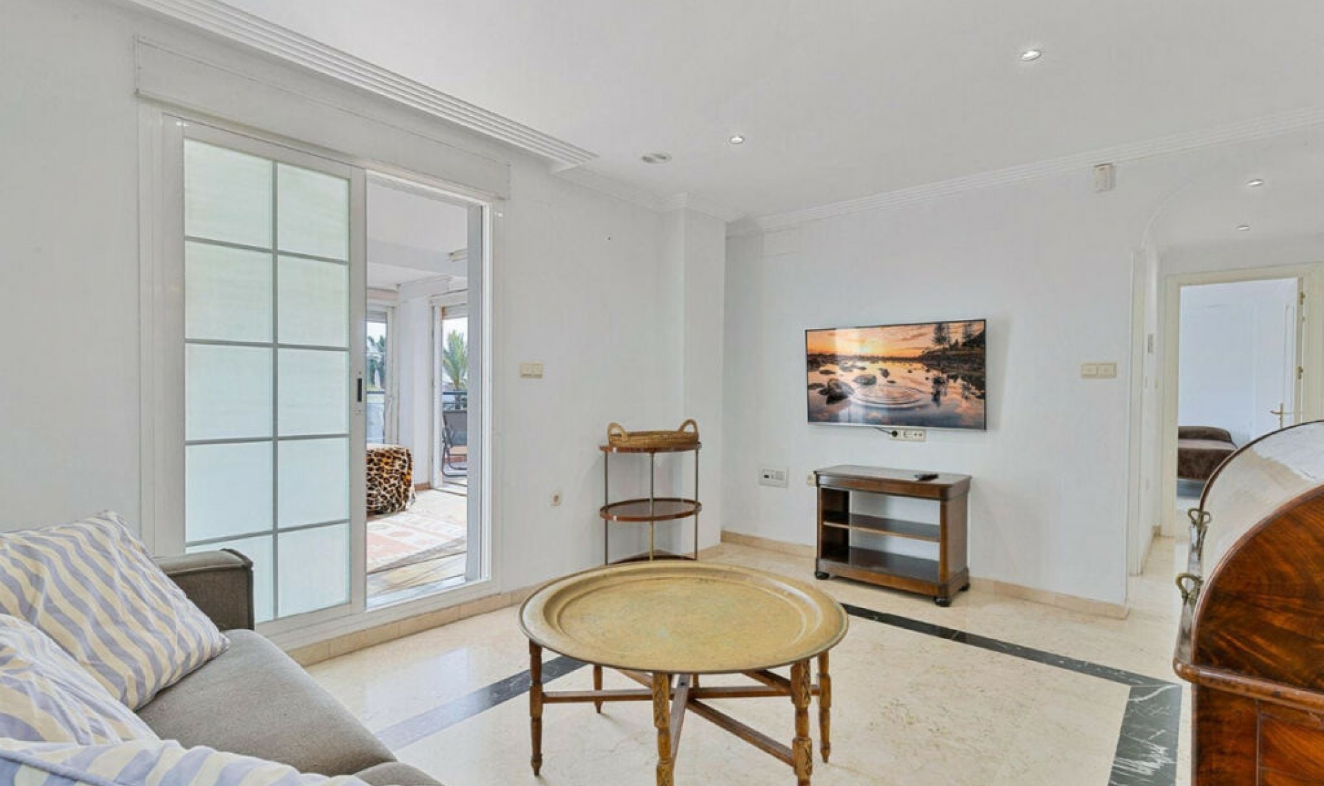 Resale - Apartment -
Marbella