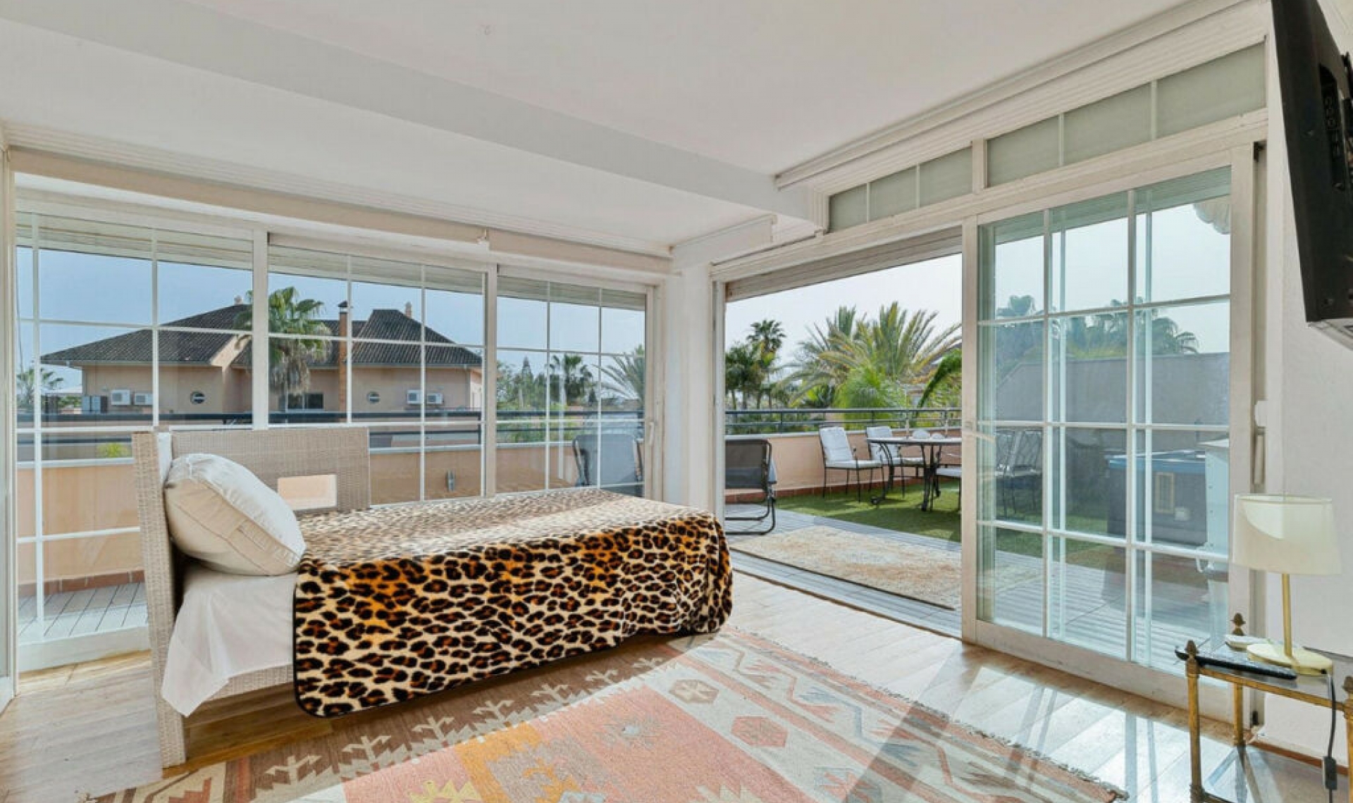 Resale - Apartment -
Marbella