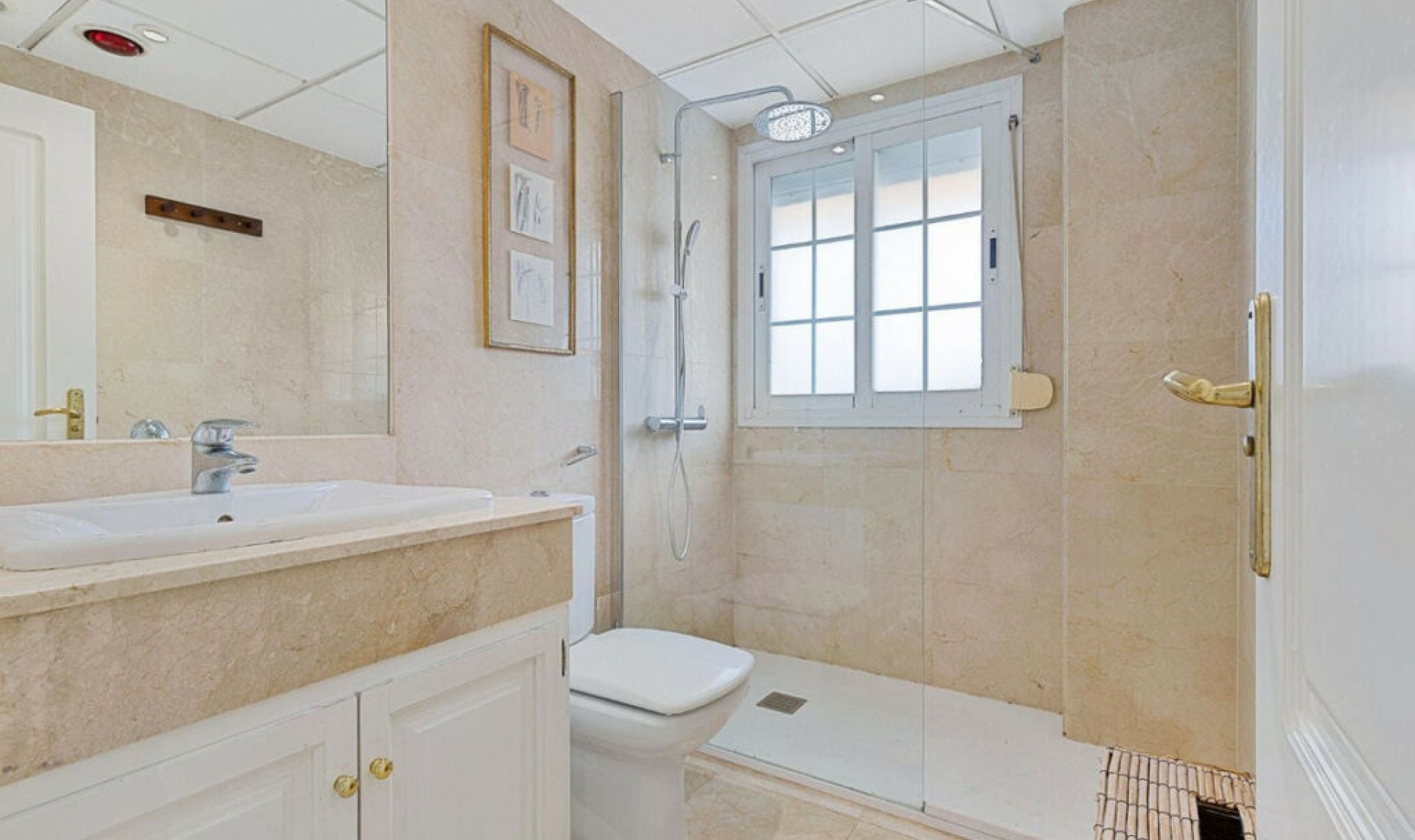 Resale - Apartment -
Marbella