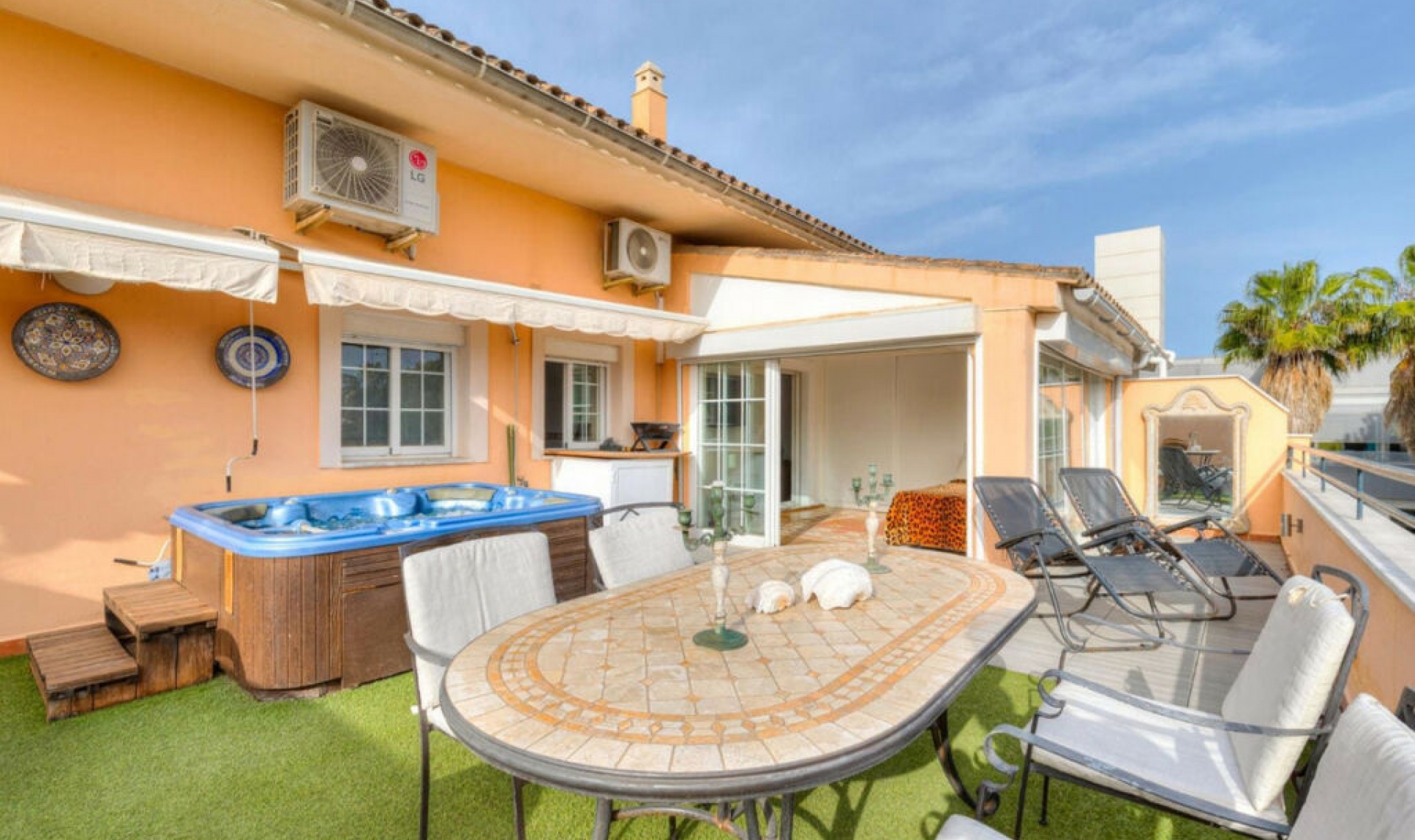Resale - Apartment -
Marbella