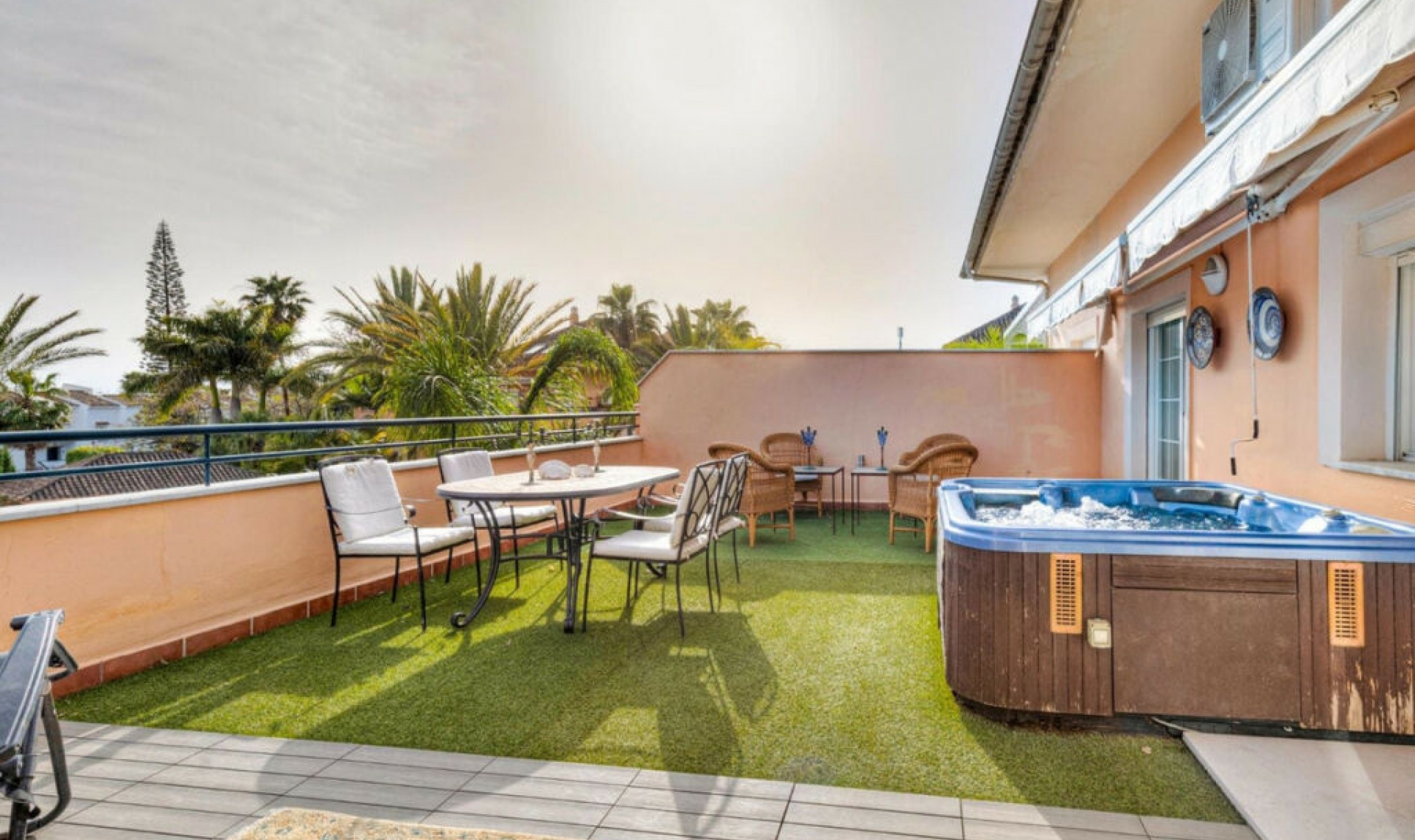Resale - Apartment -
Marbella