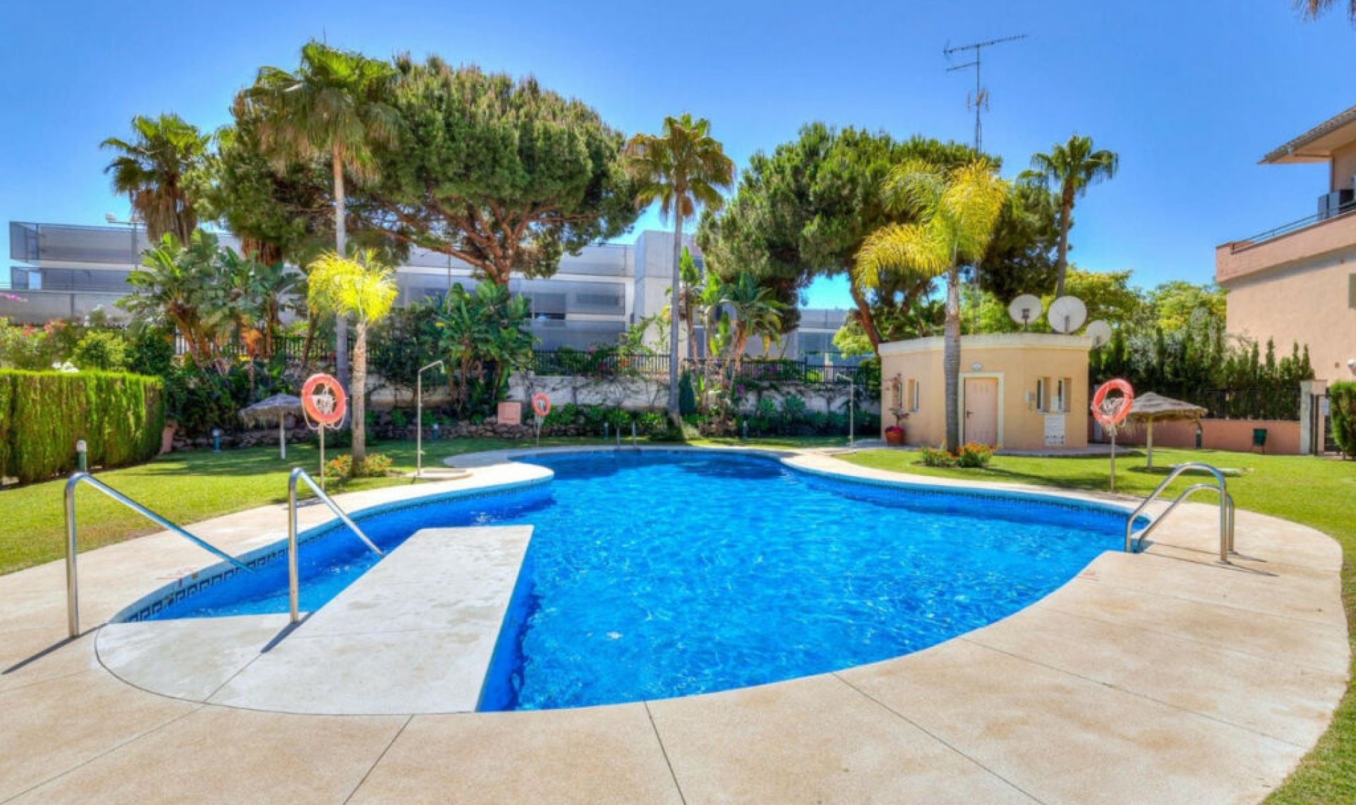 Resale - Apartment -
Marbella