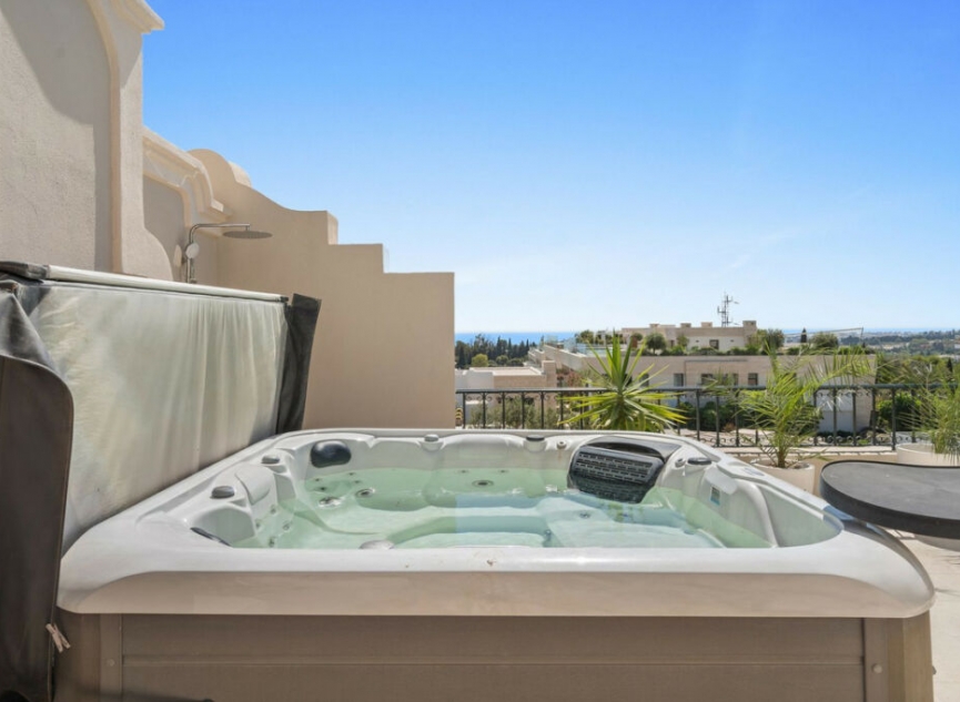 Resale - Apartment -
Marbella
