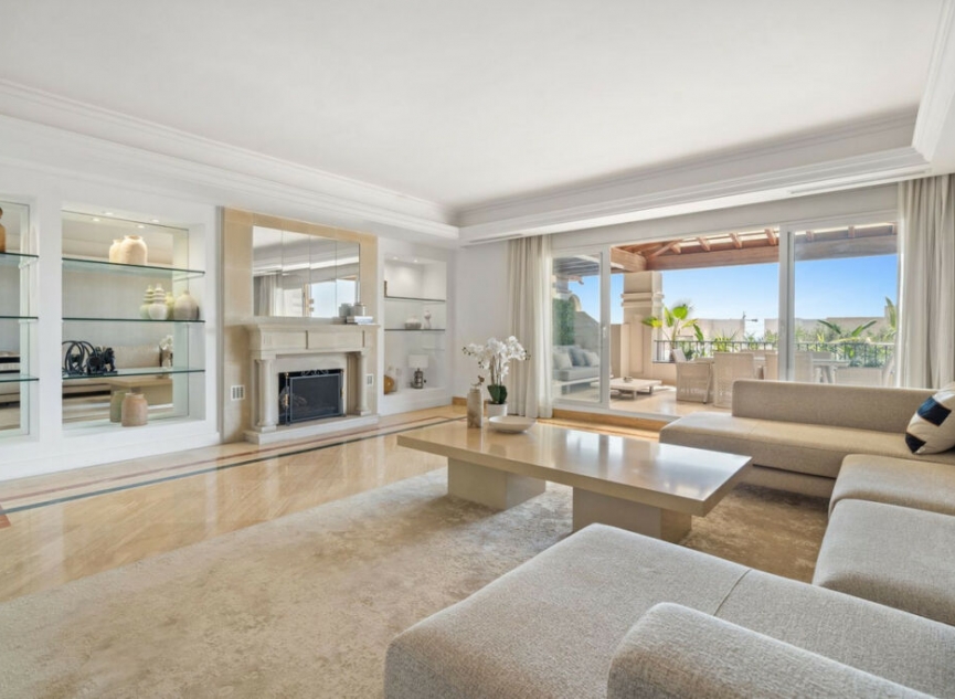 Resale - Apartment -
Marbella