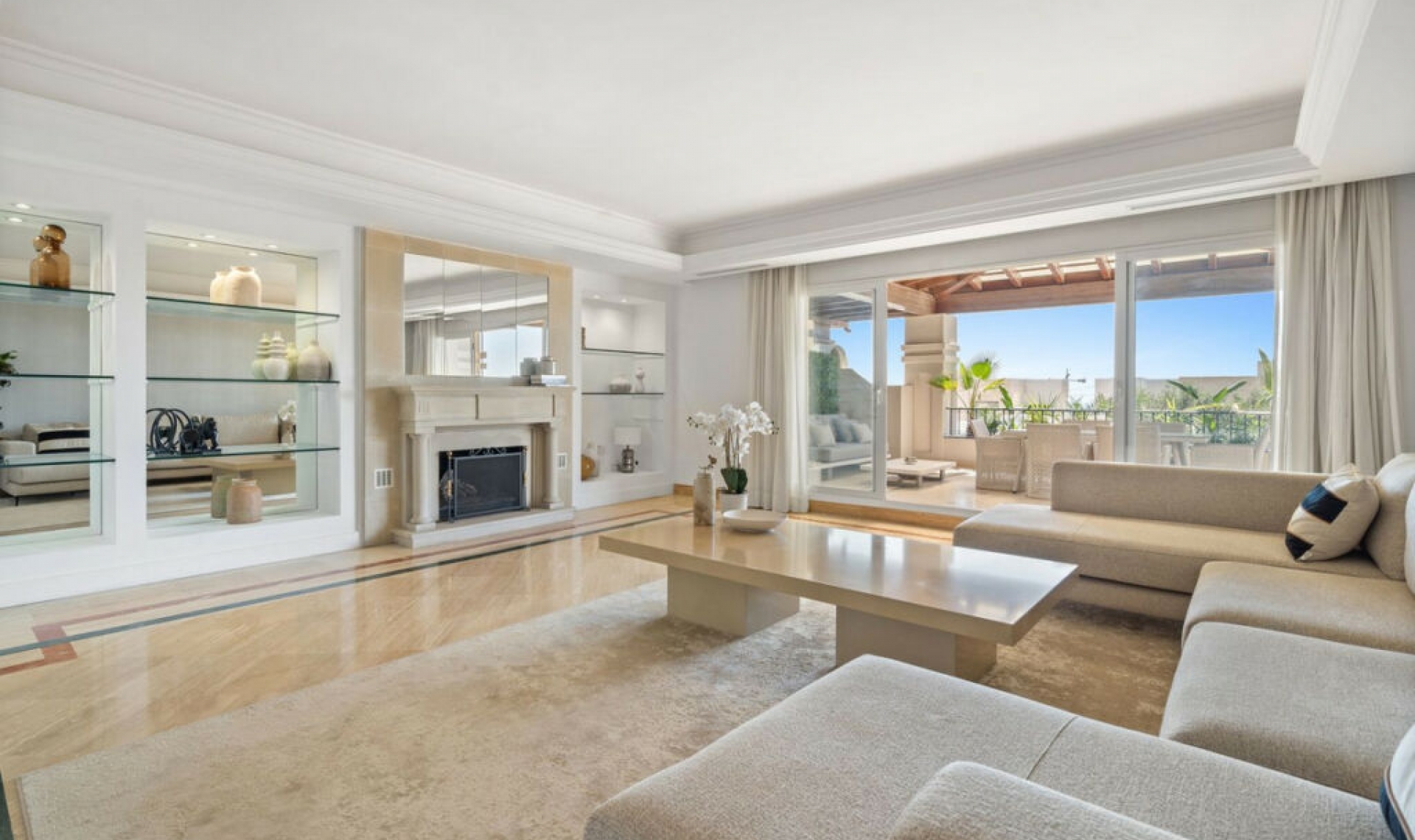 Resale - Apartment -
Marbella