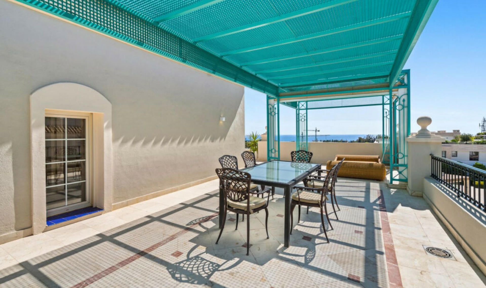 Resale - Apartment -
Marbella