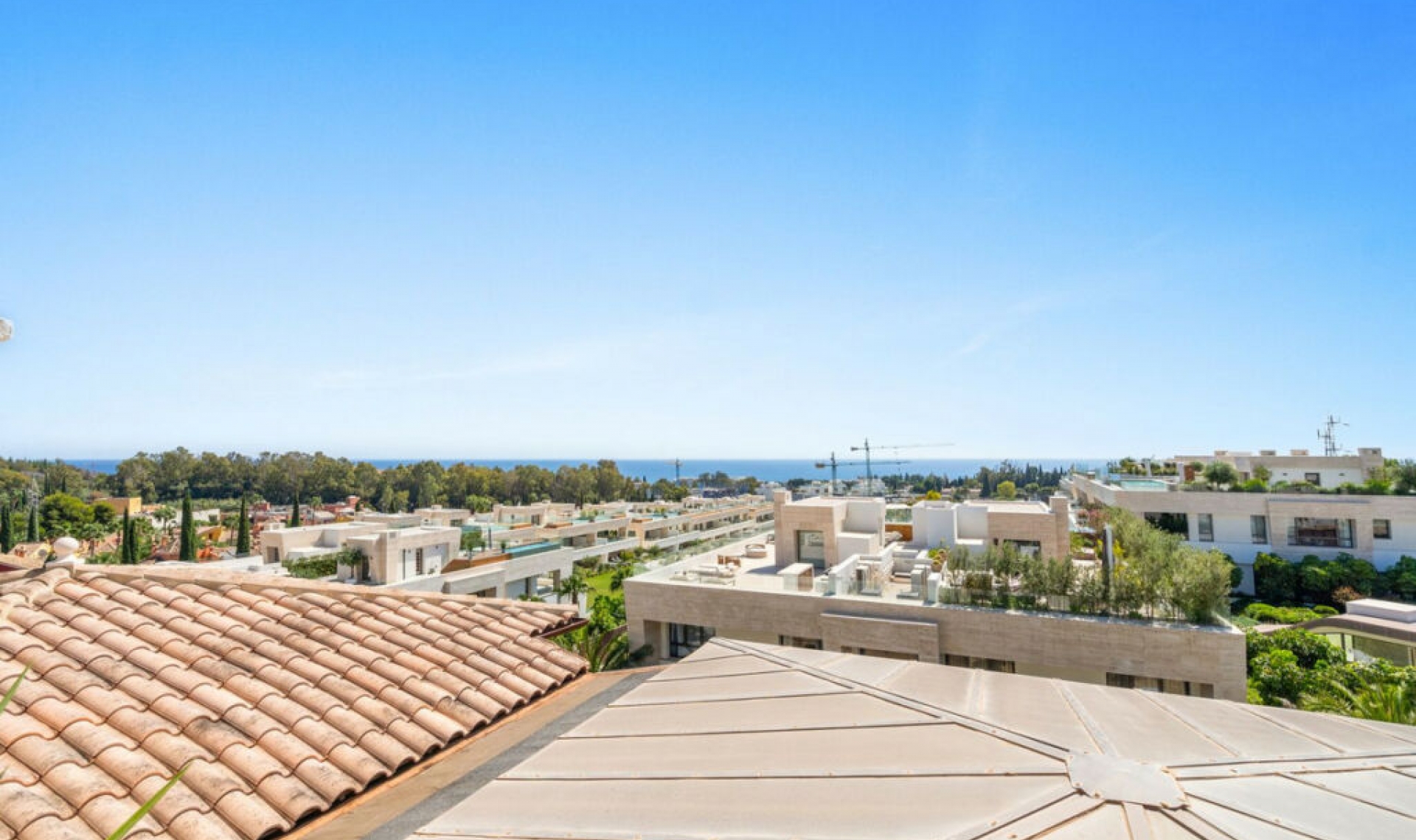 Resale - Apartment -
Marbella