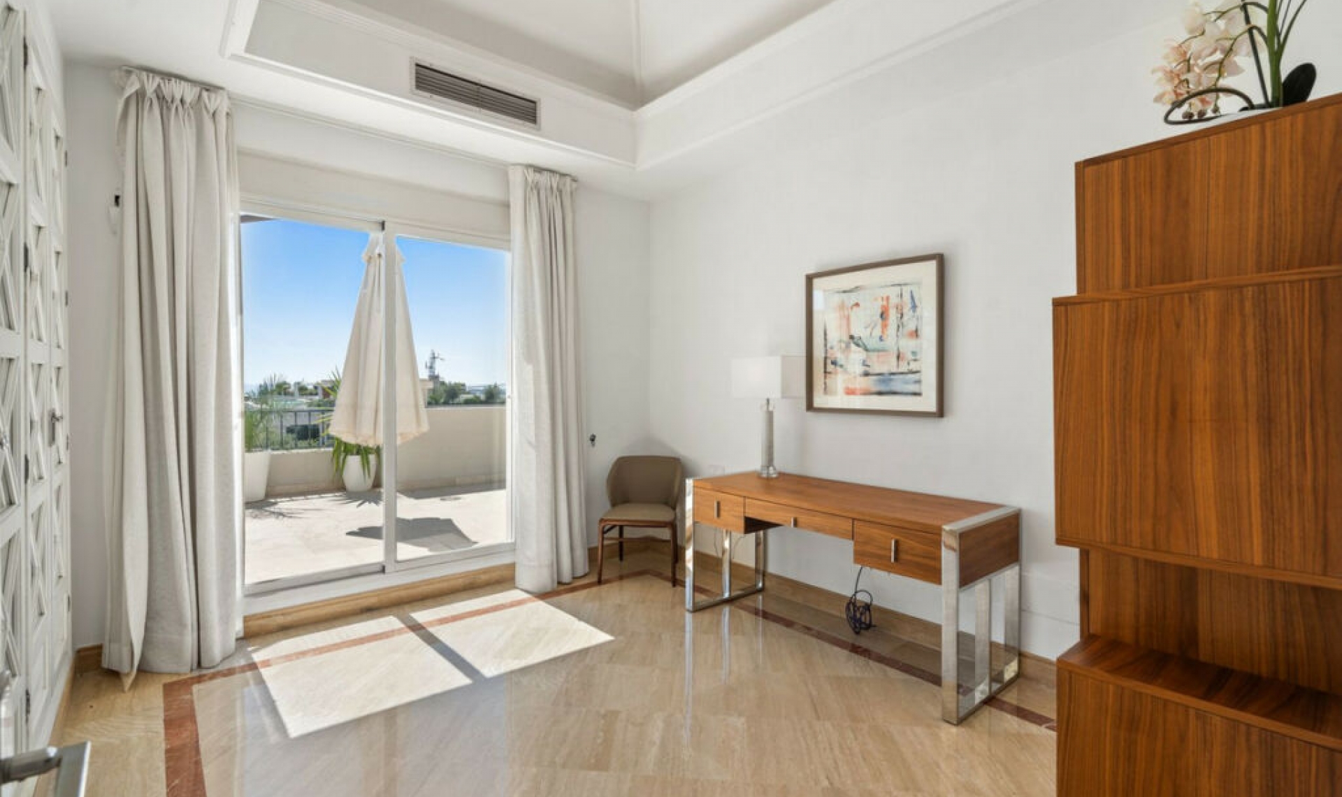 Resale - Apartment -
Marbella