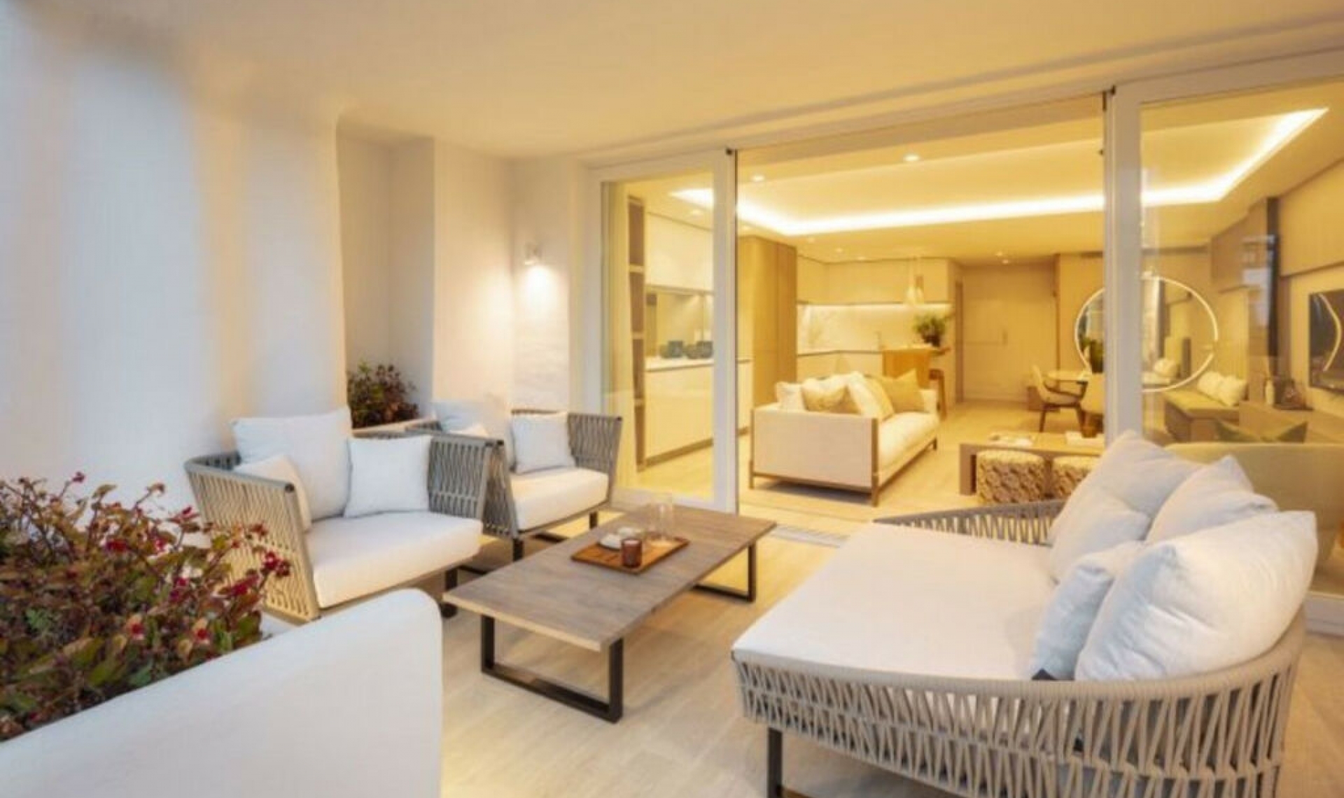 Resale - Apartment -
Marbella