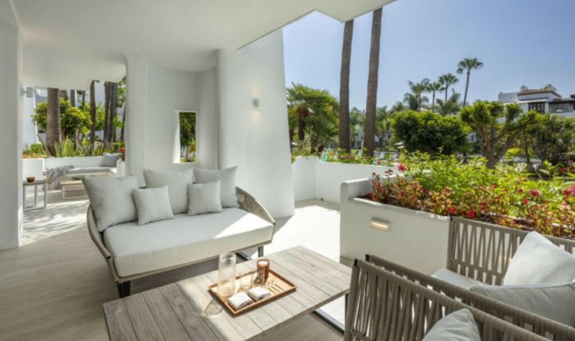 Resale - Apartment -
Marbella