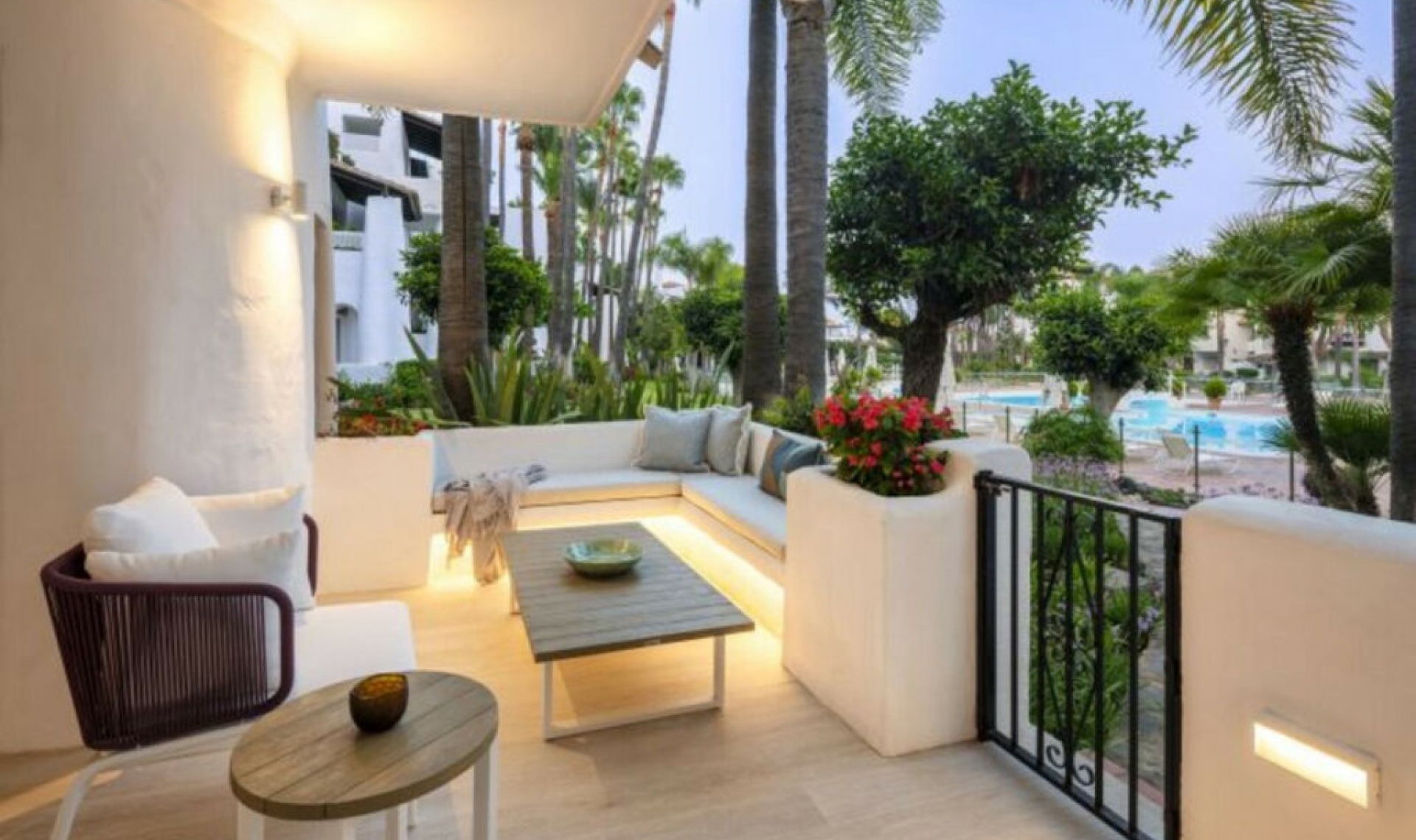 Resale - Apartment -
Marbella