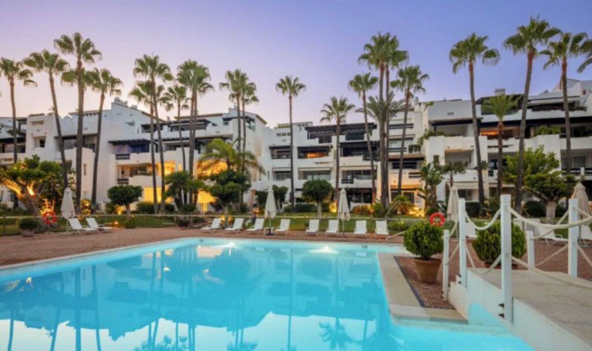 Resale - Apartment -
Marbella