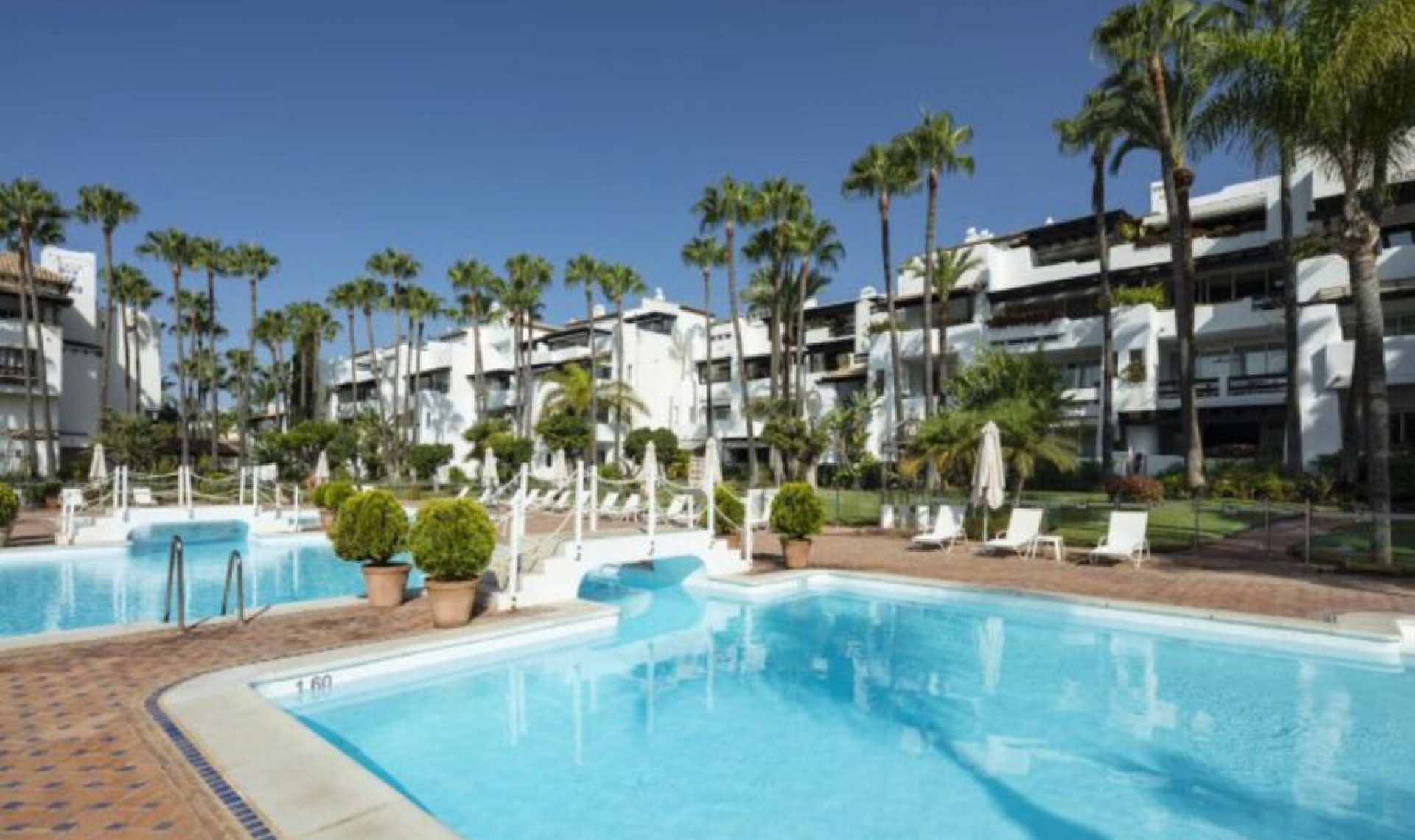 Resale - Apartment -
Marbella