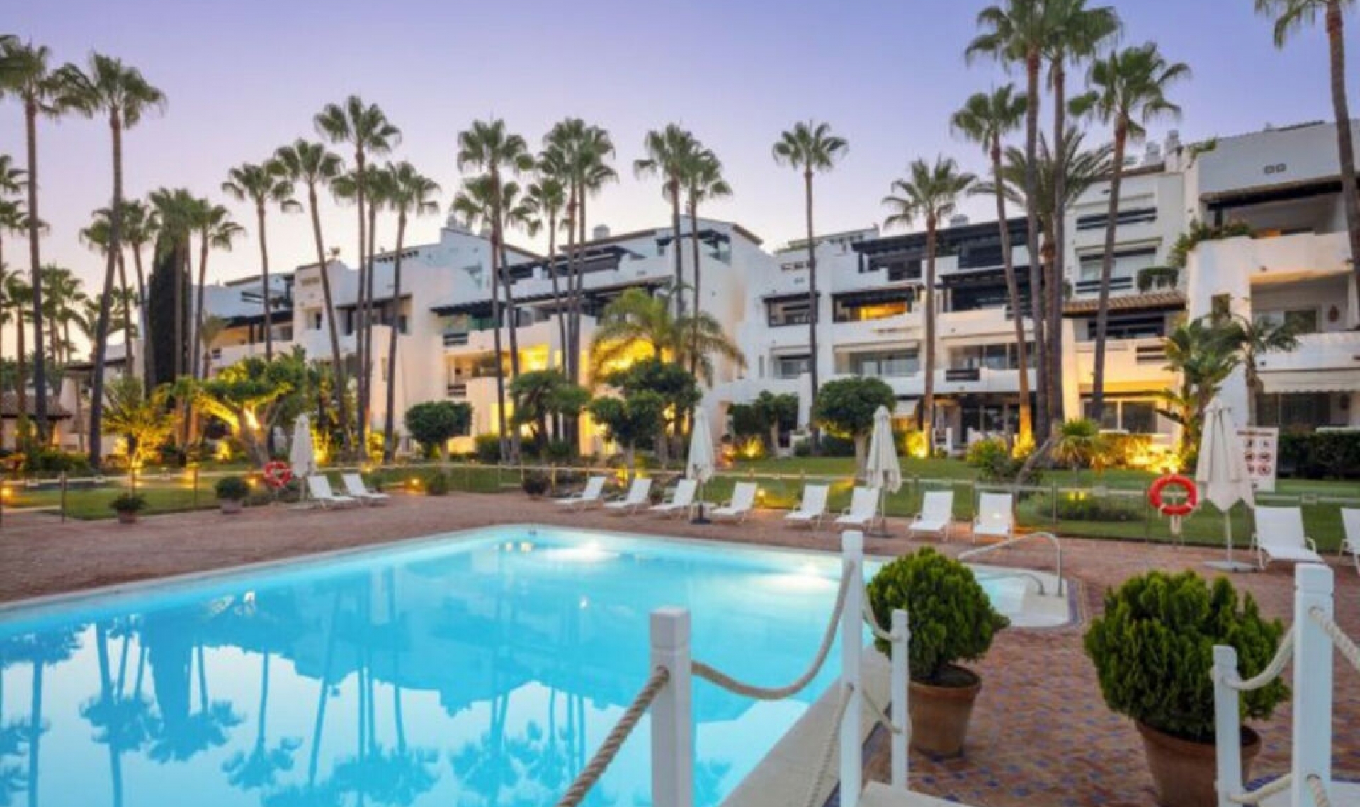 Resale - Apartment -
Marbella