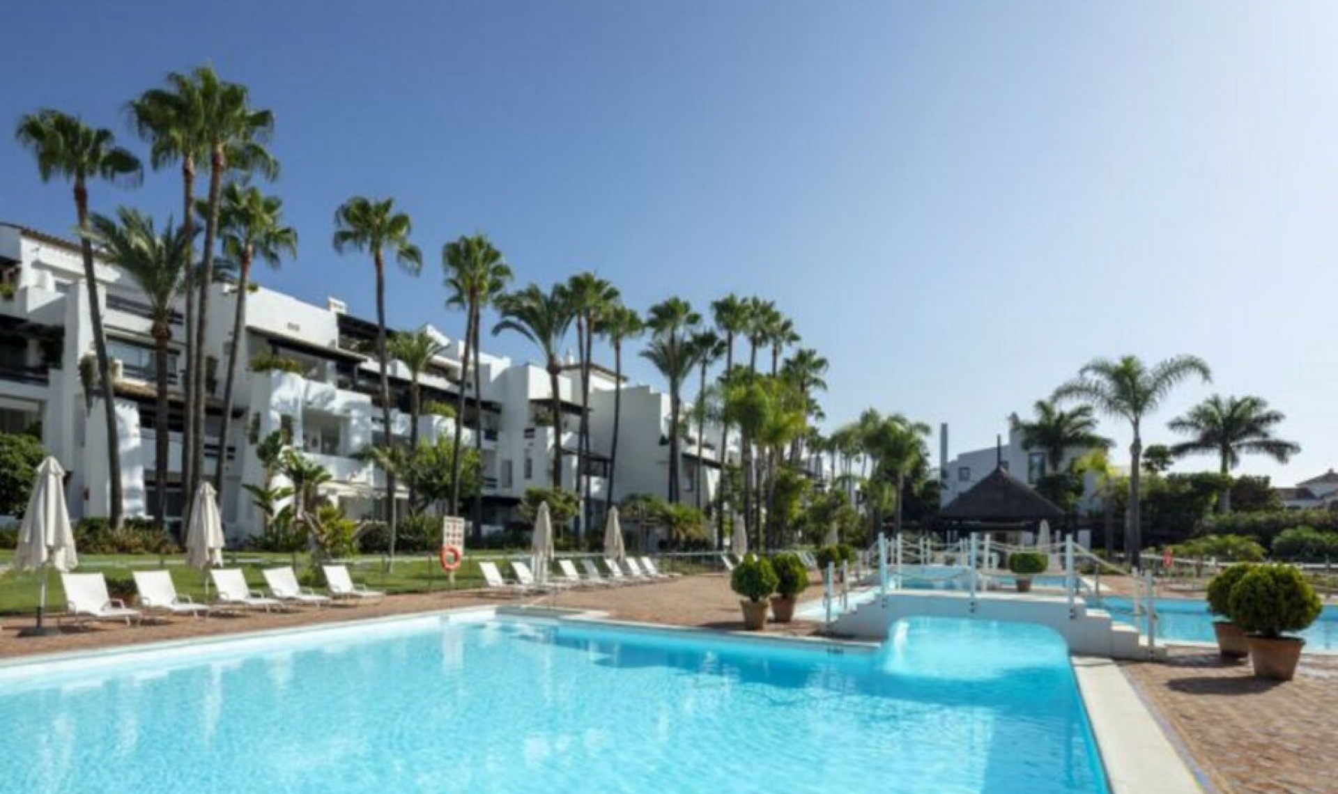 Resale - Apartment -
Marbella