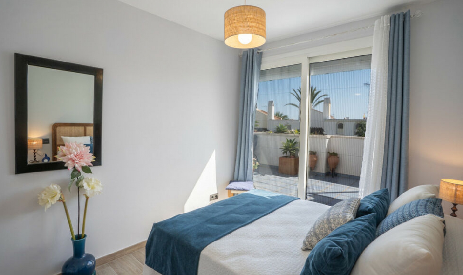 Resale - Apartment -
Marbella