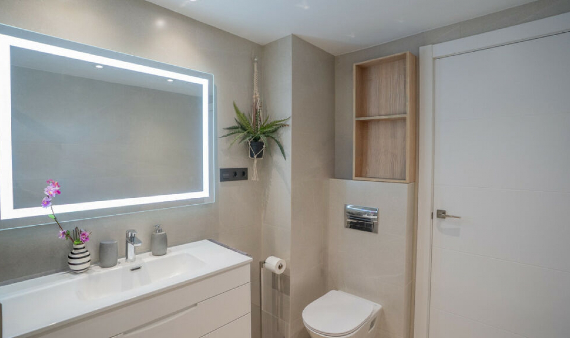 Resale - Apartment -
Marbella