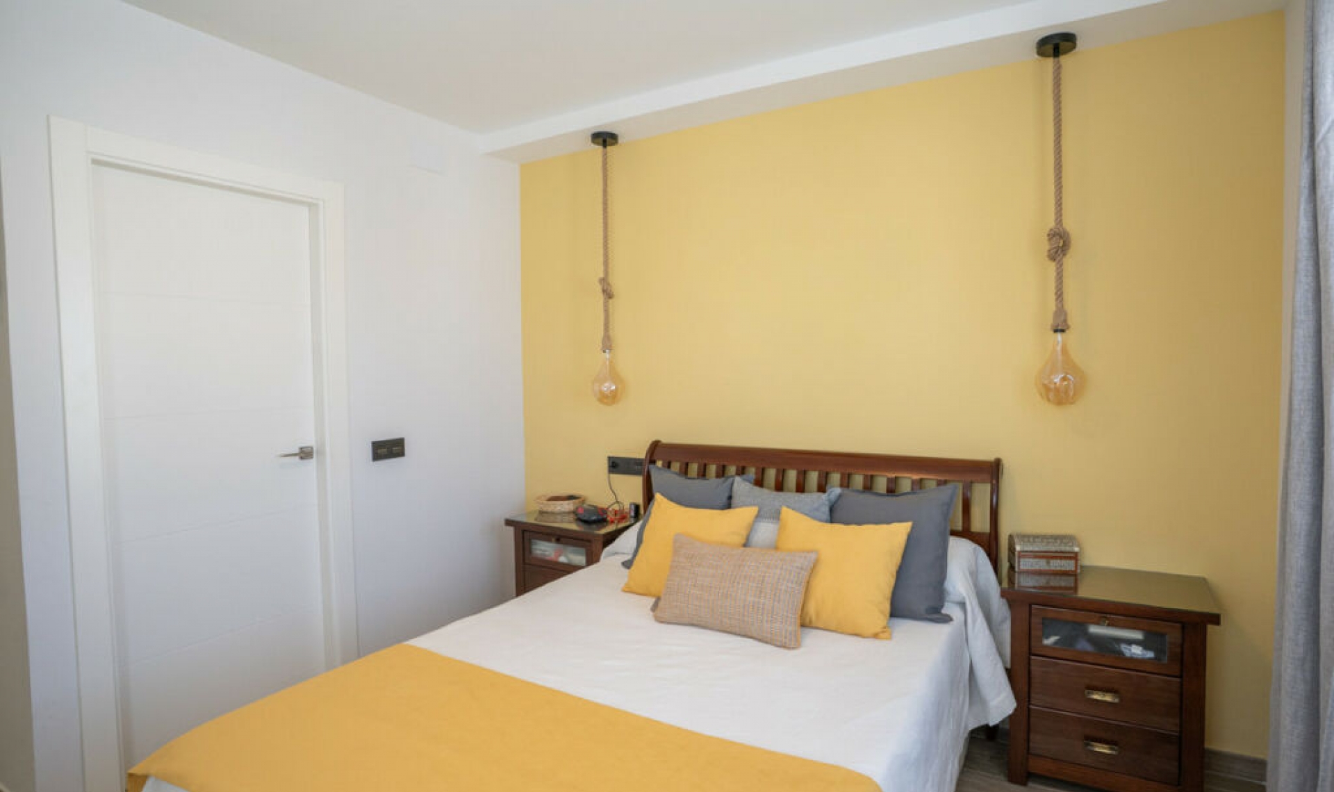 Resale - Apartment -
Marbella