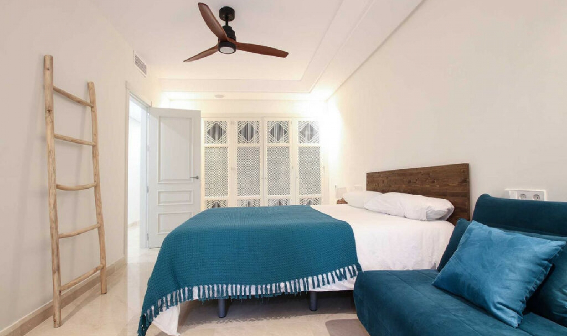 Resale - Apartment -
Marbella