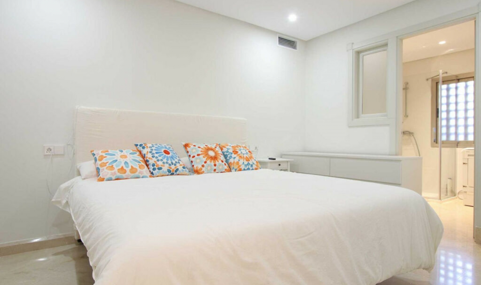 Resale - Apartment -
Marbella