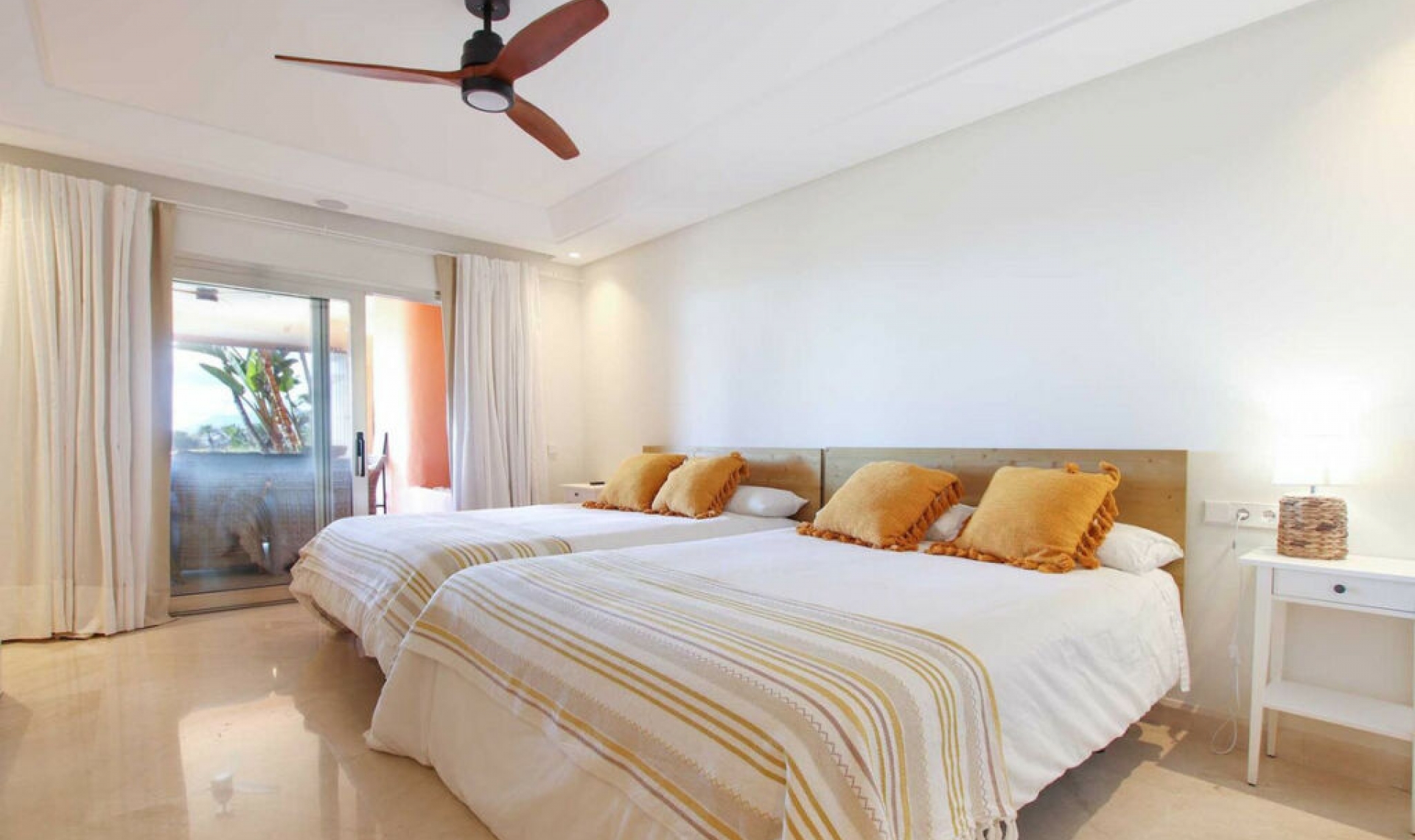 Resale - Apartment -
Marbella