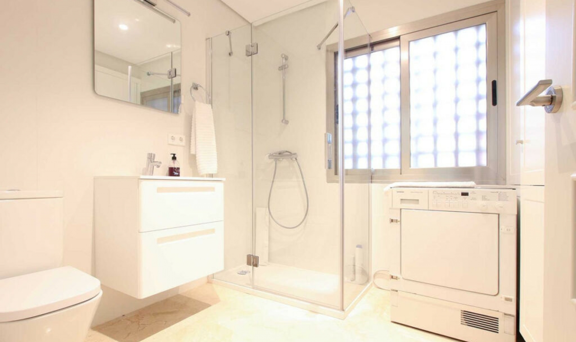 Resale - Apartment -
Marbella