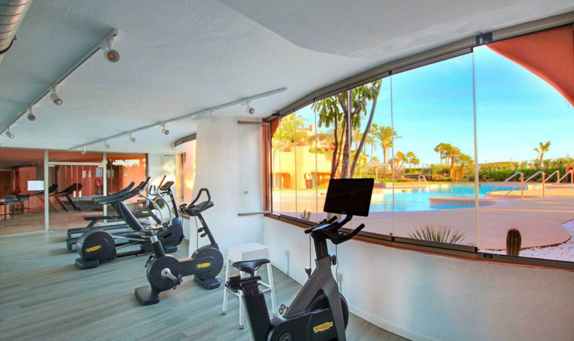 Resale - Apartment -
Marbella