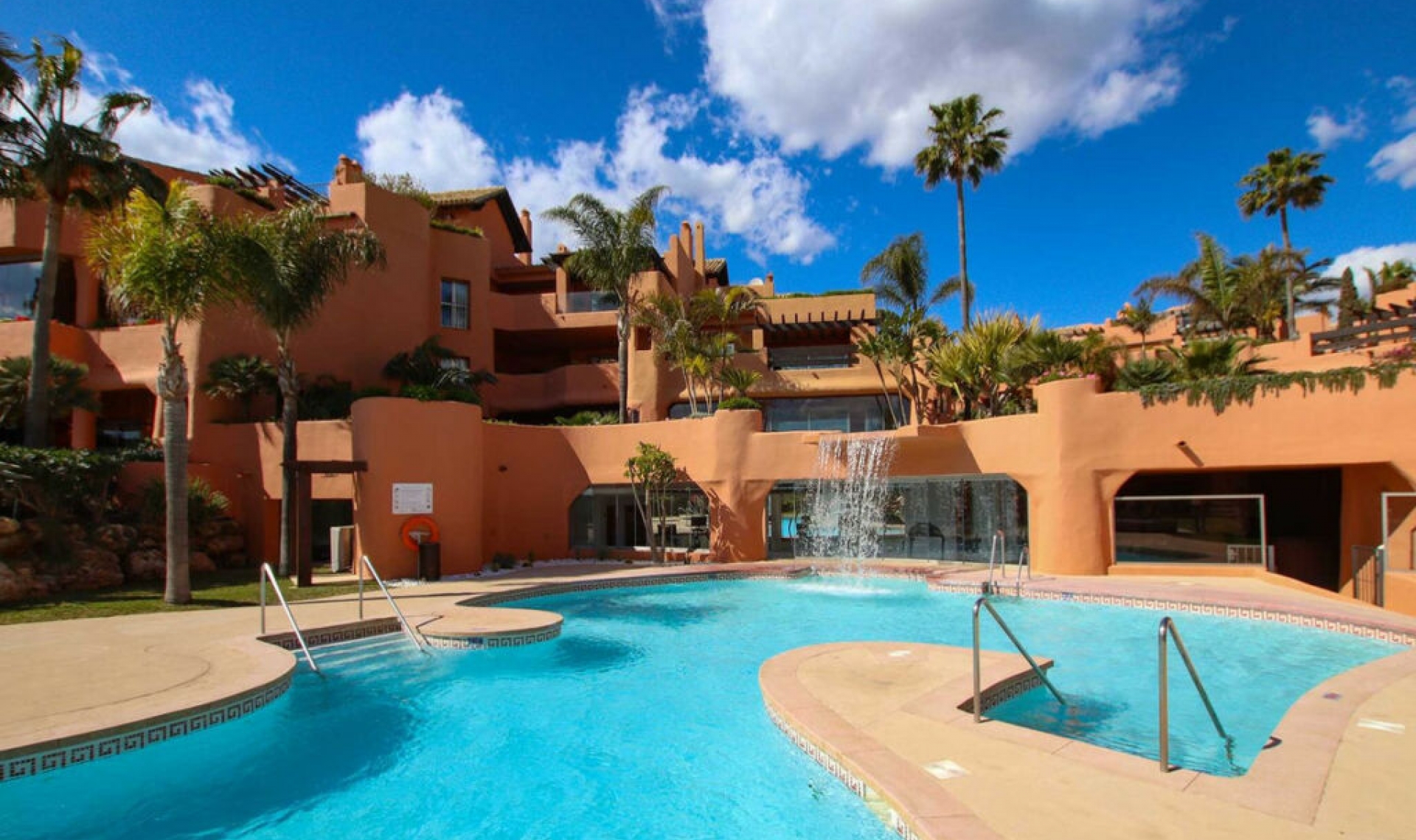 Resale - Apartment -
Marbella