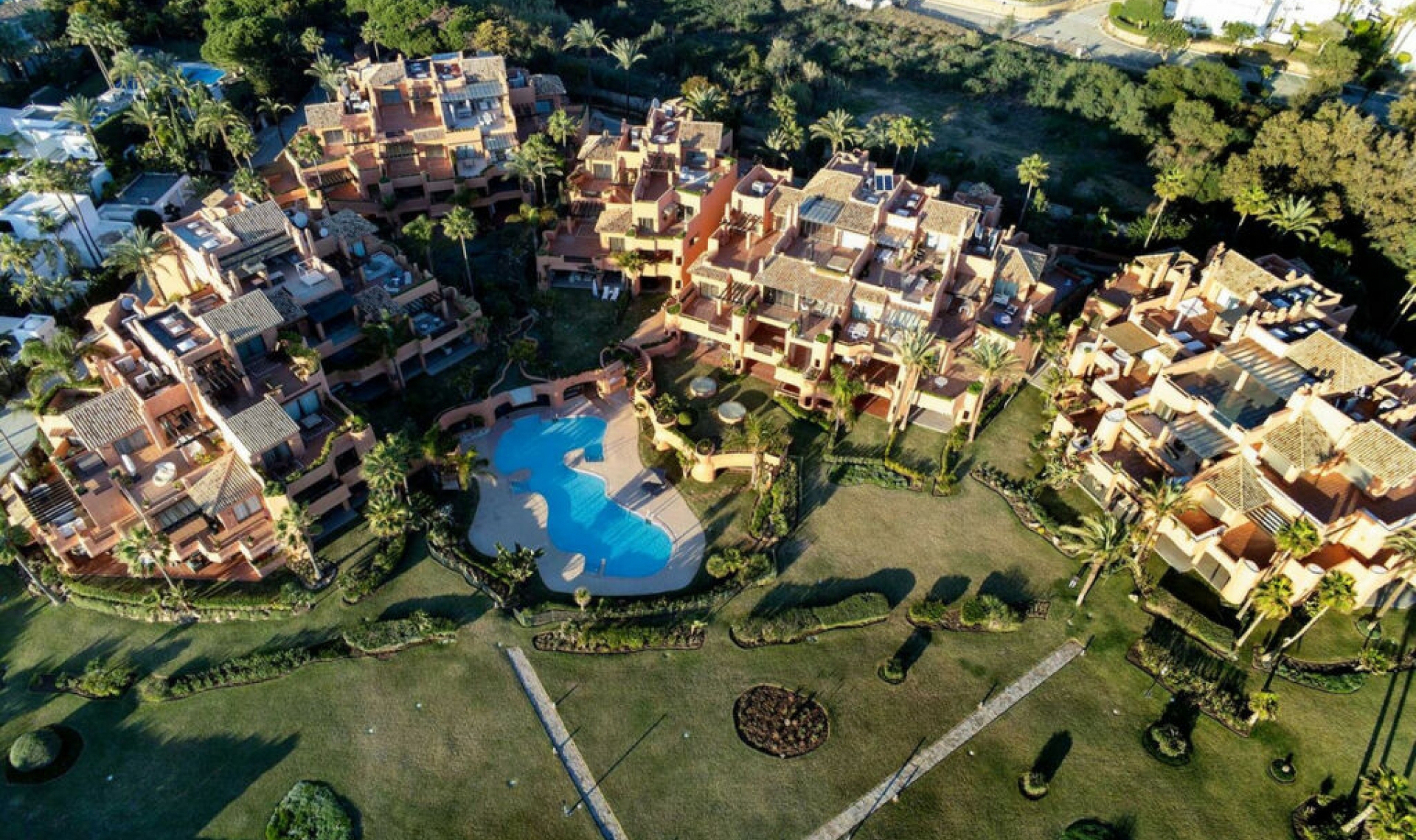 Resale - Apartment -
Marbella
