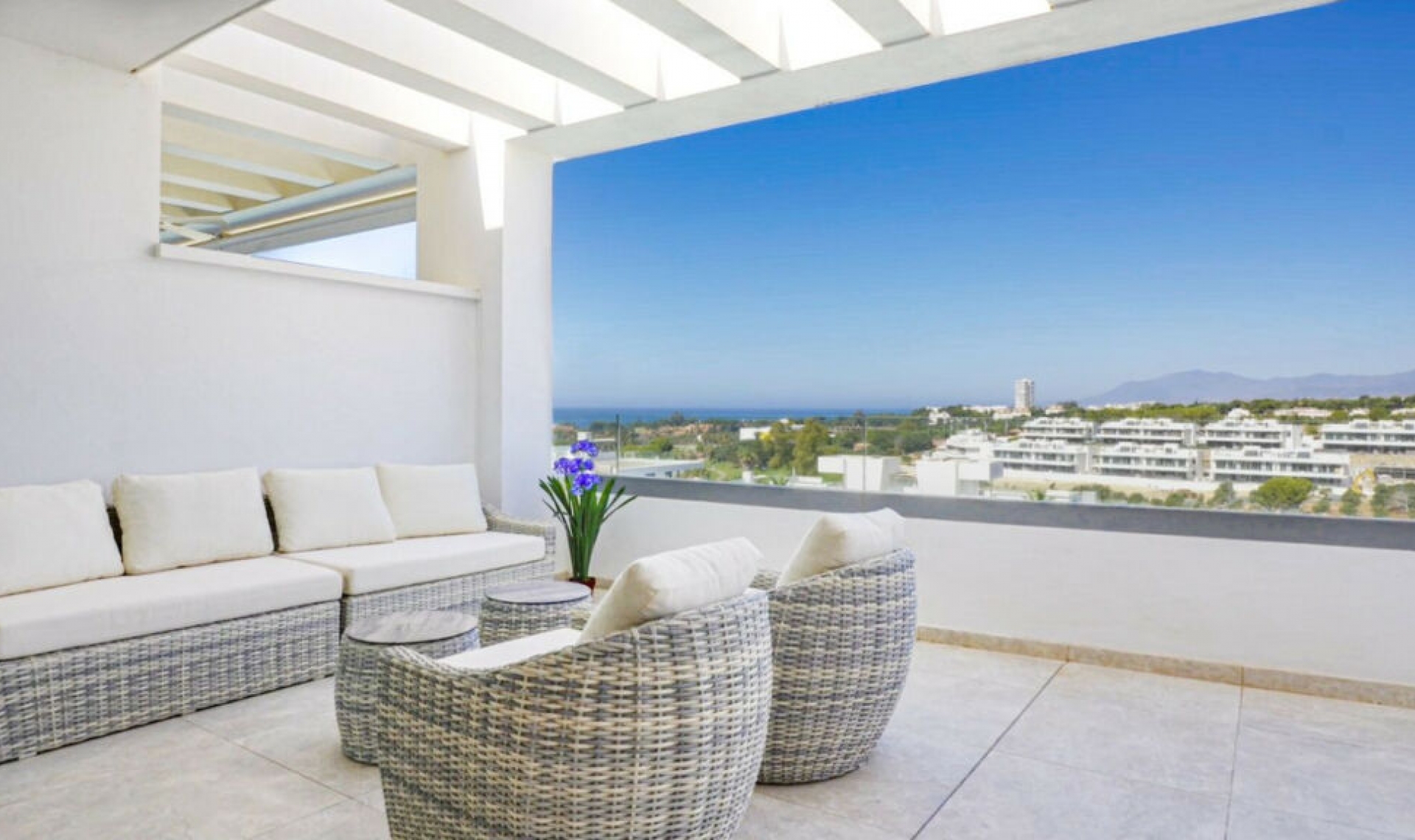 Resale - Apartment -
Marbella