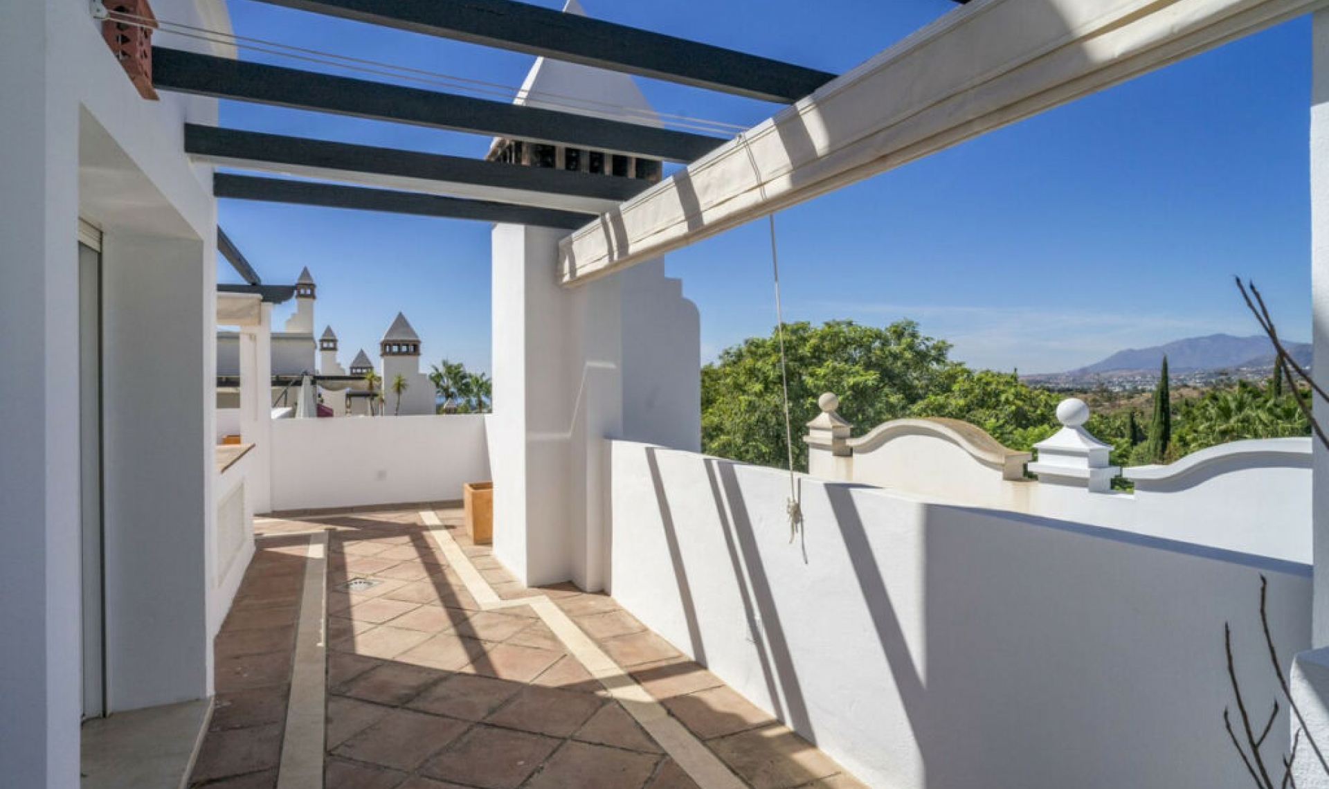 Resale - Apartment -
Marbella