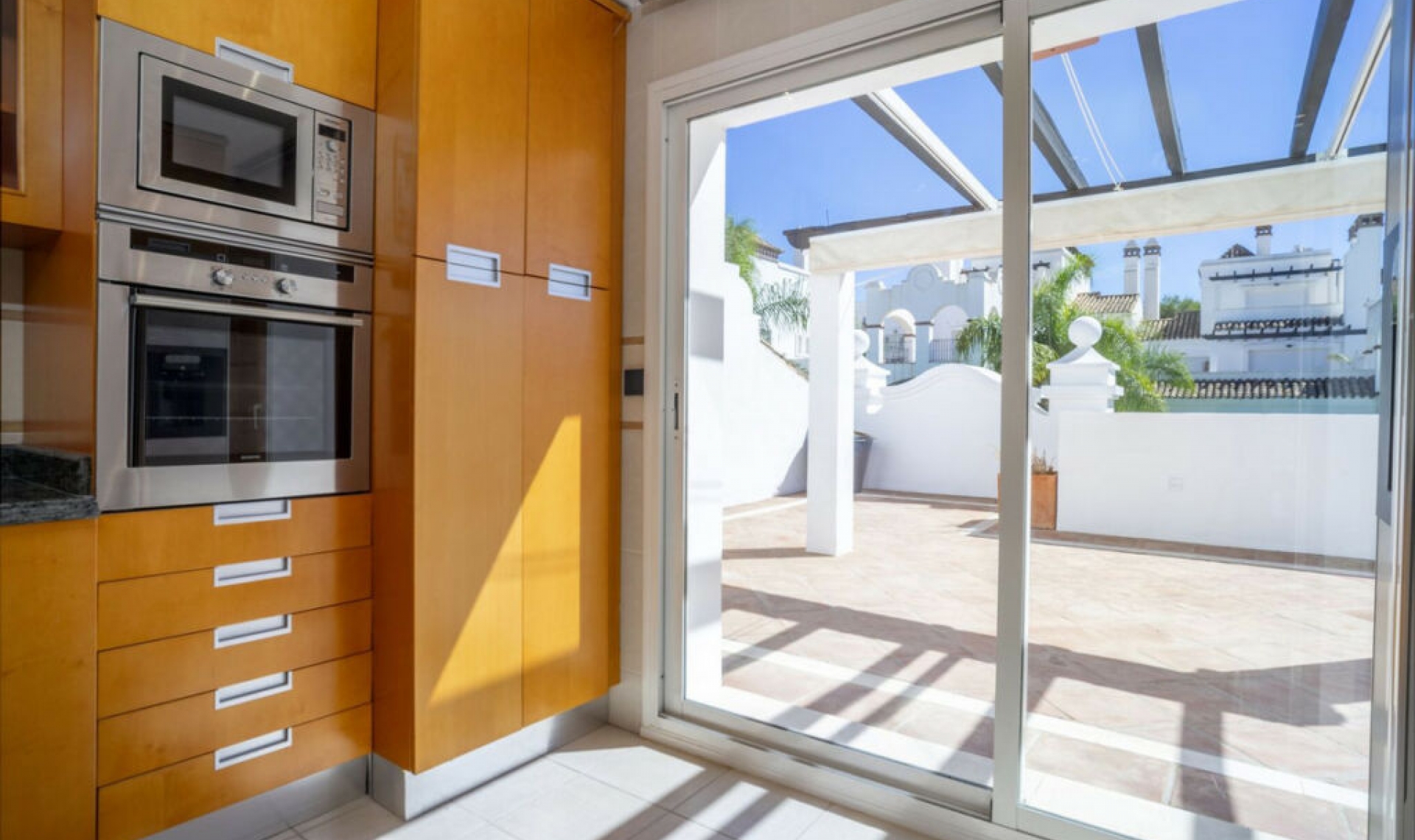 Resale - Apartment -
Marbella