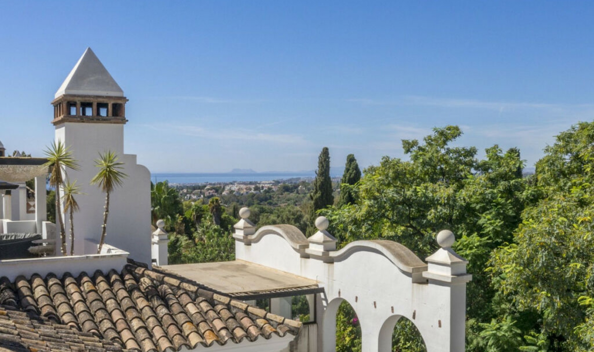 Resale - Apartment -
Marbella