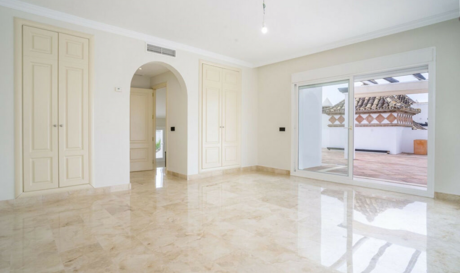 Resale - Apartment -
Marbella