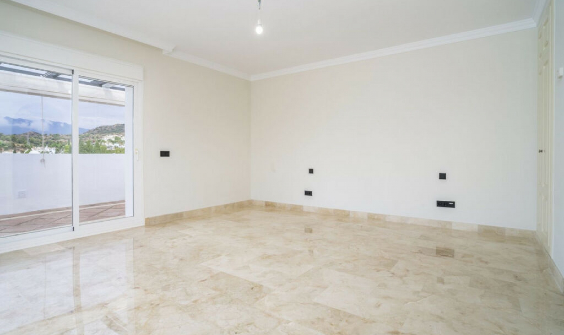 Resale - Apartment -
Marbella