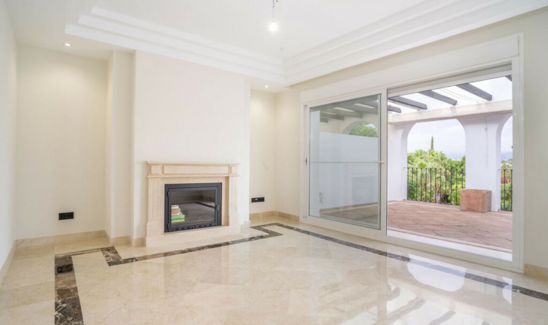 Resale - Apartment -
Marbella