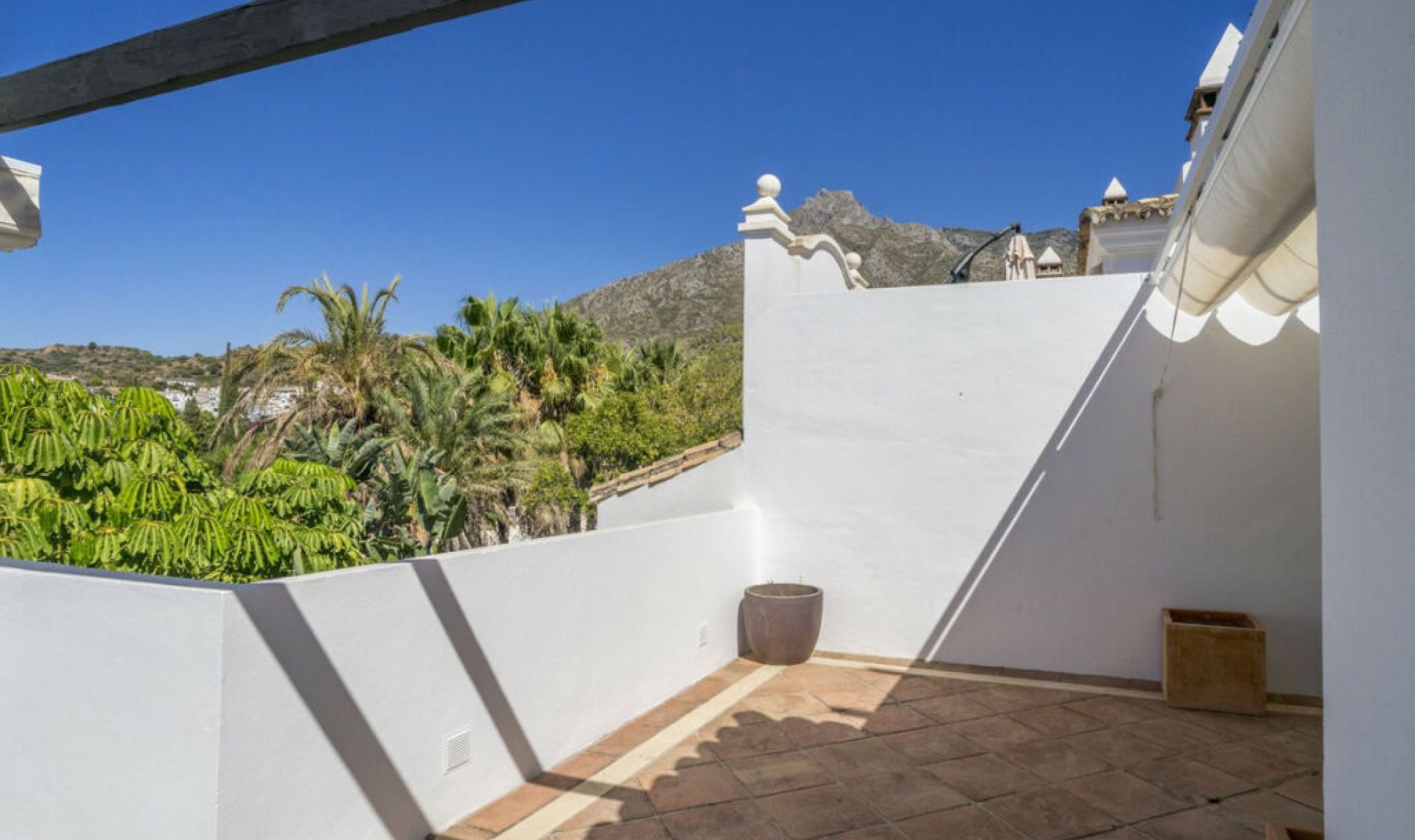 Resale - Apartment -
Marbella