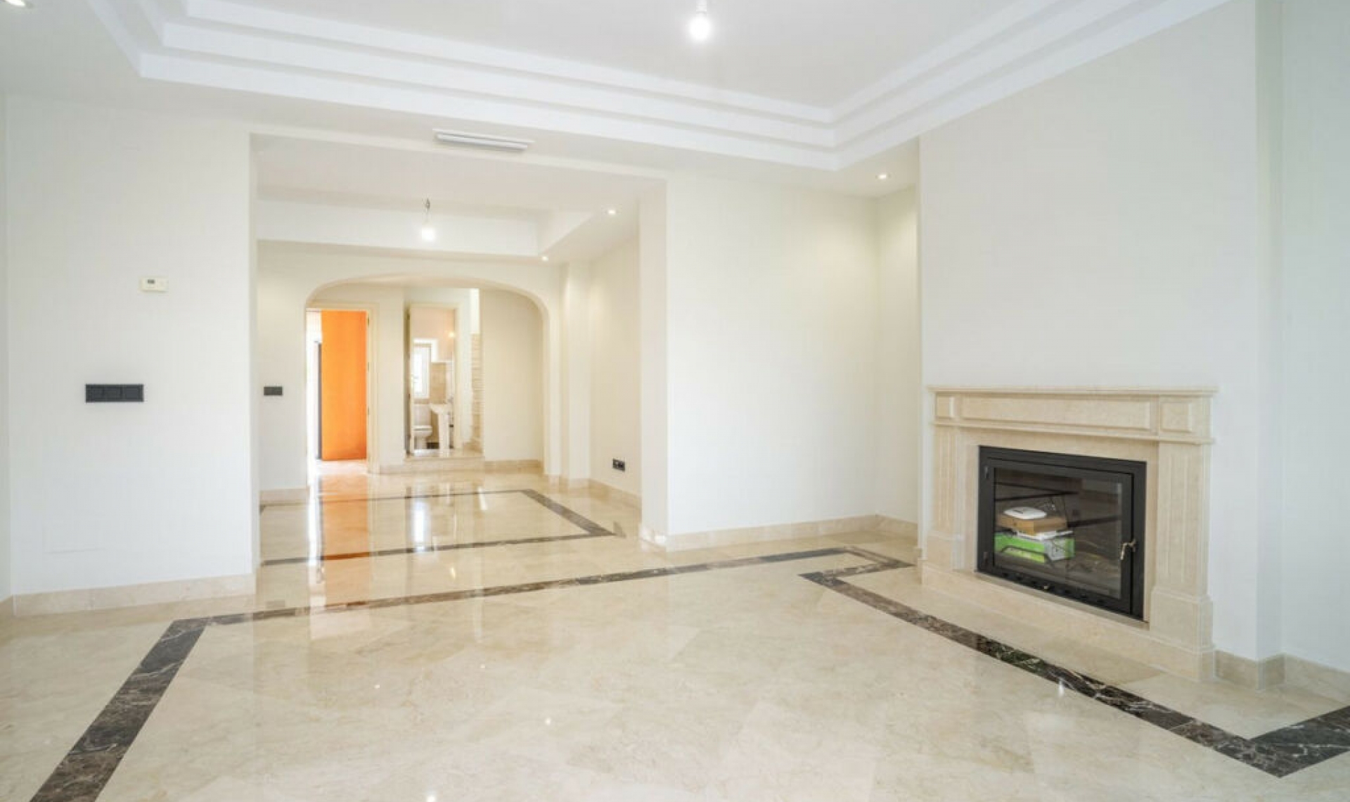 Resale - Apartment -
Marbella