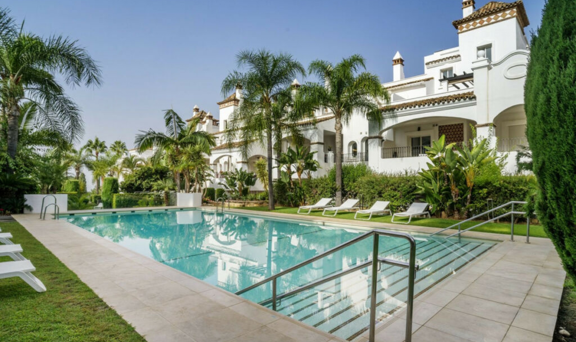 Resale - Apartment -
Marbella