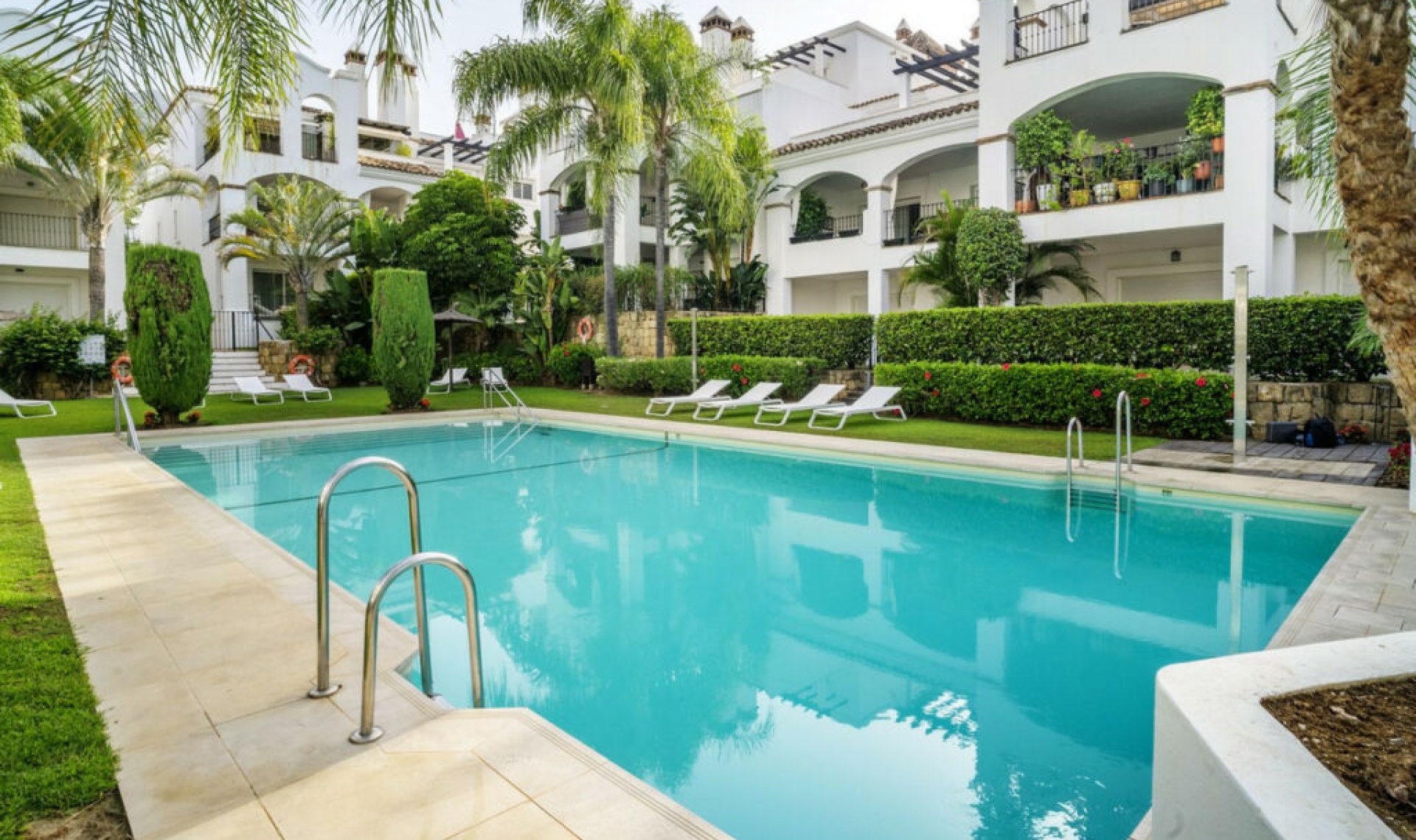 Resale - Apartment -
Marbella