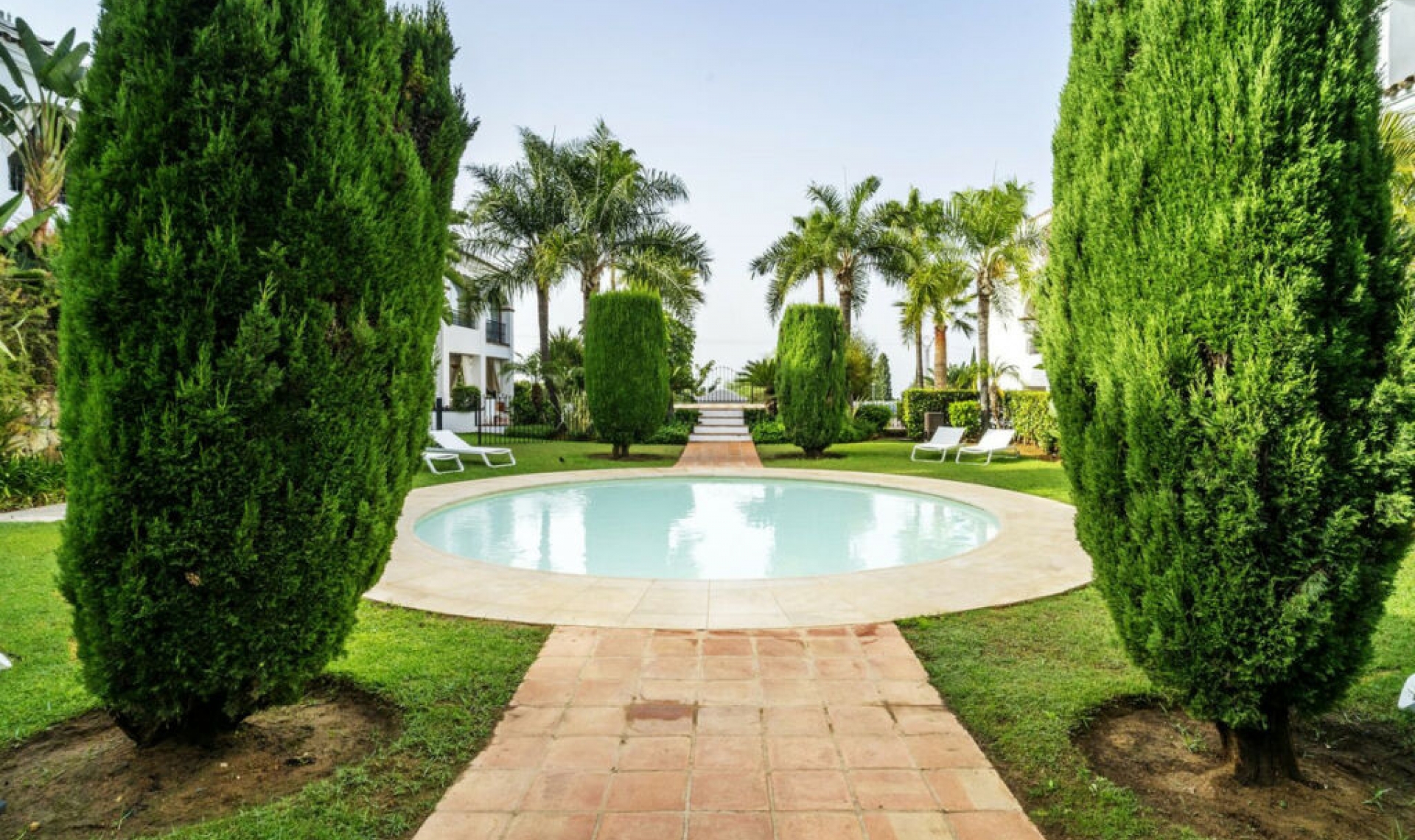 Resale - Apartment -
Marbella